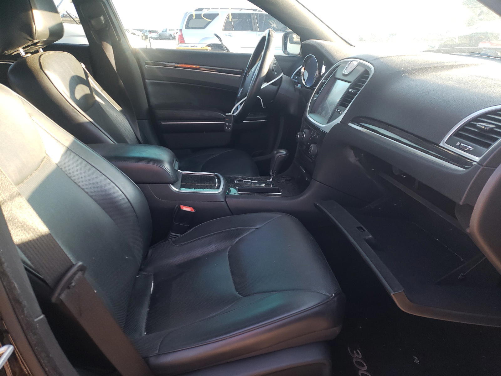 Photo 5 from auction – 2014 CHRYSLER 300C with VIN 2C3CCAET7EH171767