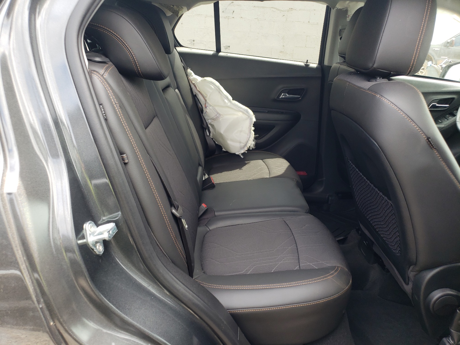 Photo 6 from auction – 2019 CHEVROLET TRAX 1LT with VIN 3GNCJLSB1KL245932
