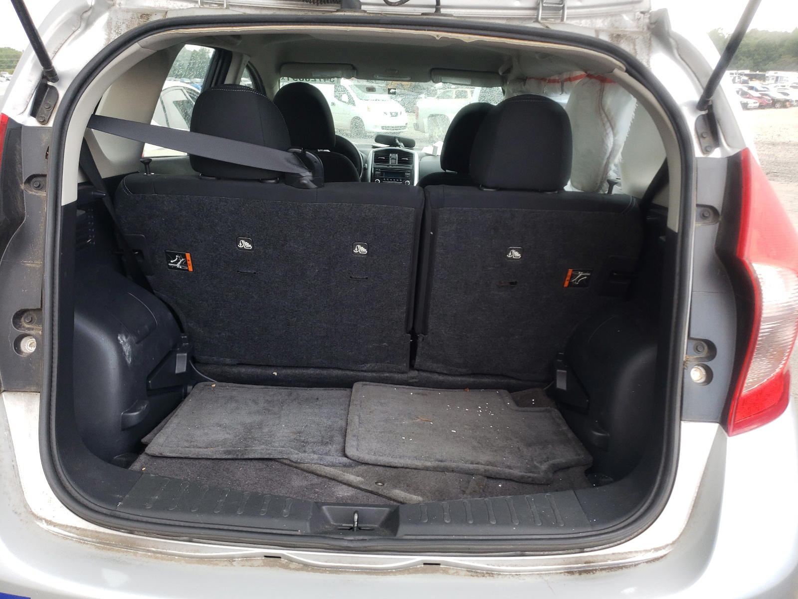 Photo 9 from auction – 2015 NISSAN VERSA NOTE with VIN 3N1CE2CP4FL407823
