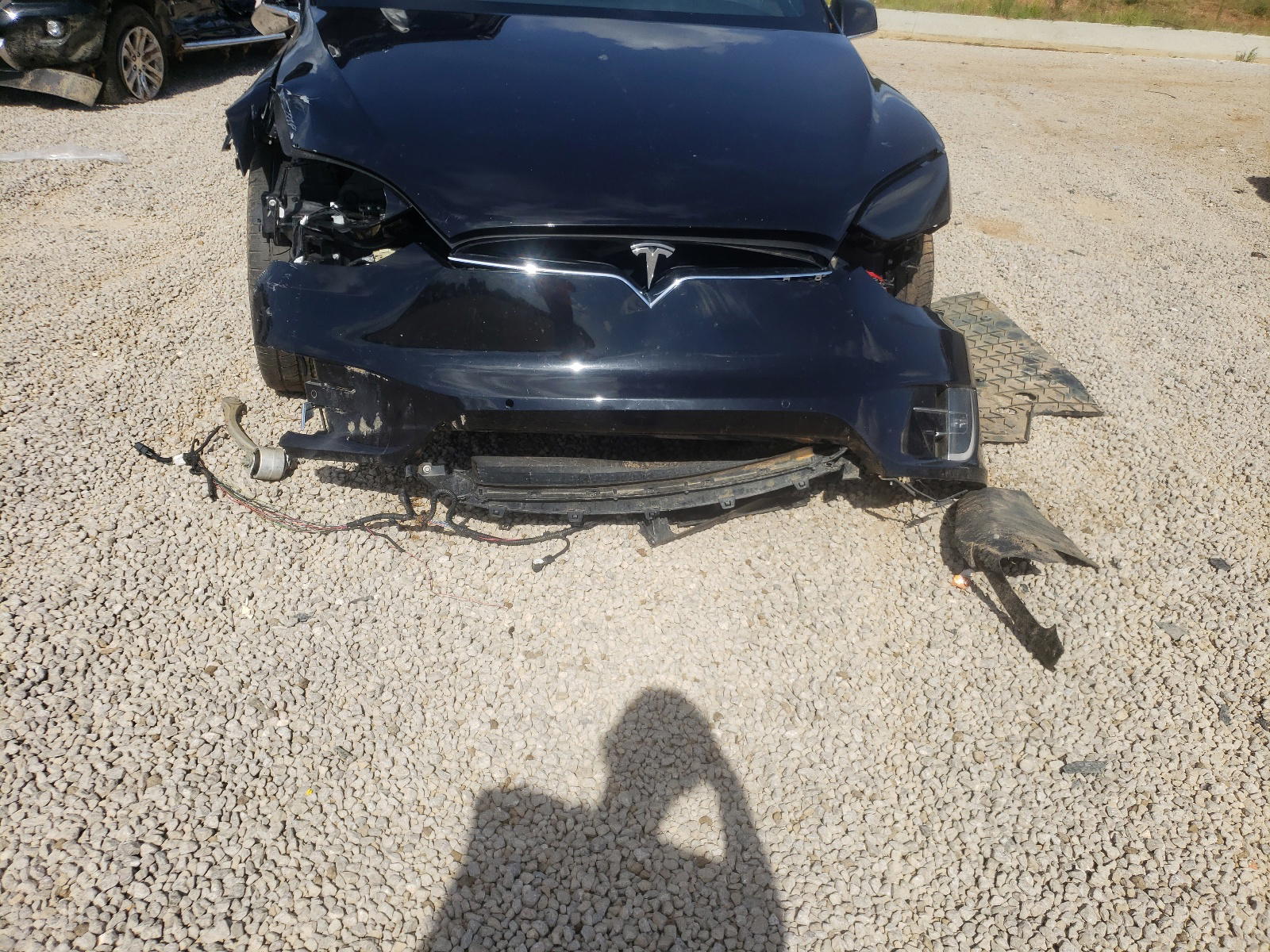 Photo 9 from auction – 2016 TESLA MODEL X with VIN 5YJXCBE47GF003728