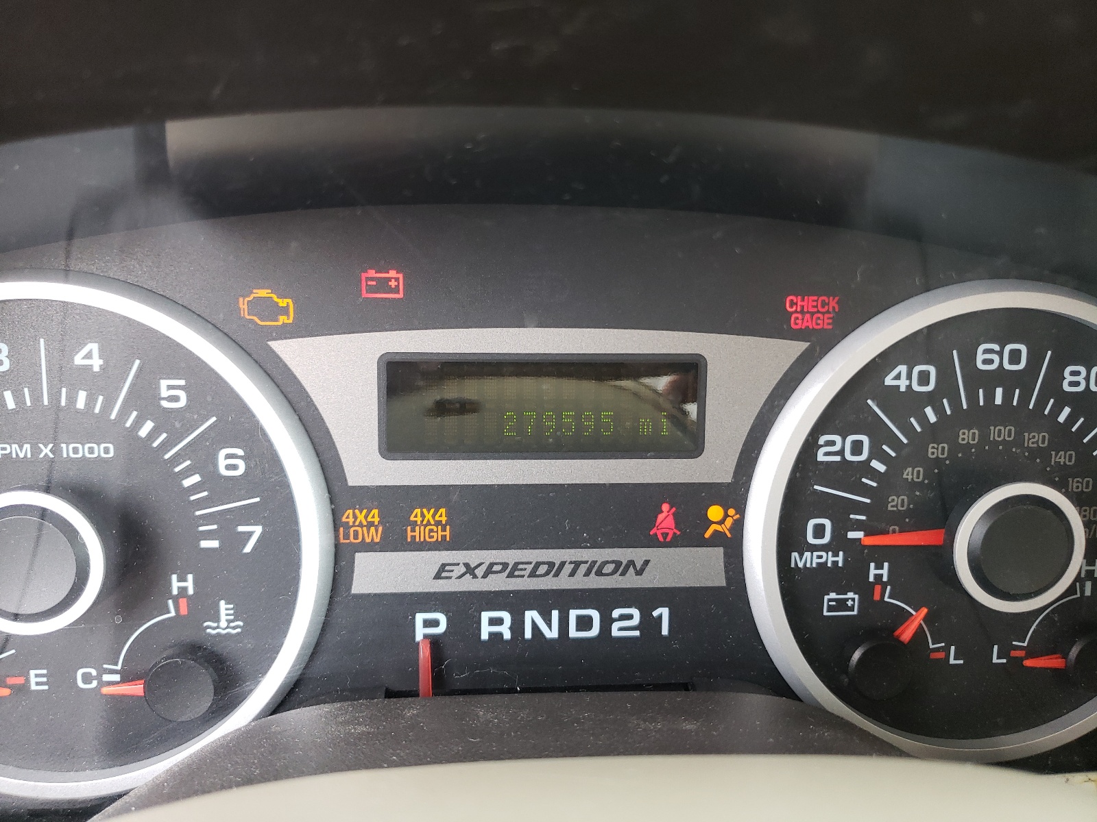 Photo 8 from auction – 2005 FORD EXPEDITION with VIN 1FMFU20585LA66268