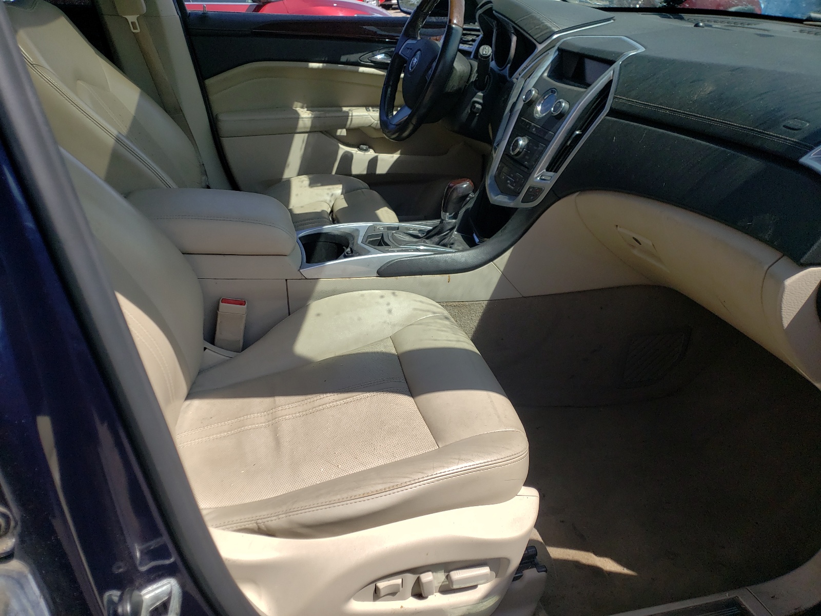 Photo 5 from auction – 2011 CADILLAC SRX LUXURY with VIN 3GYFNAEY3BS586490