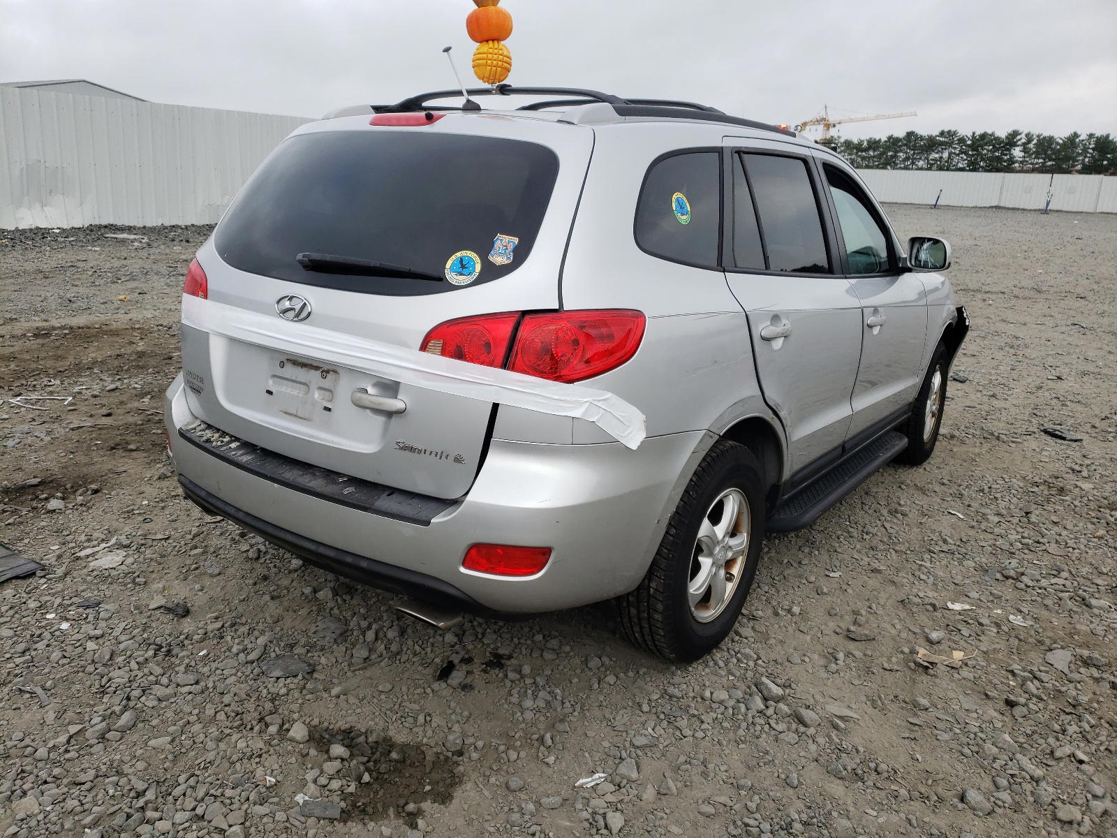 Photo 4 from auction – 2007 HYUNDAI SANTA FE with VIN 5NMSG13DX7H006018