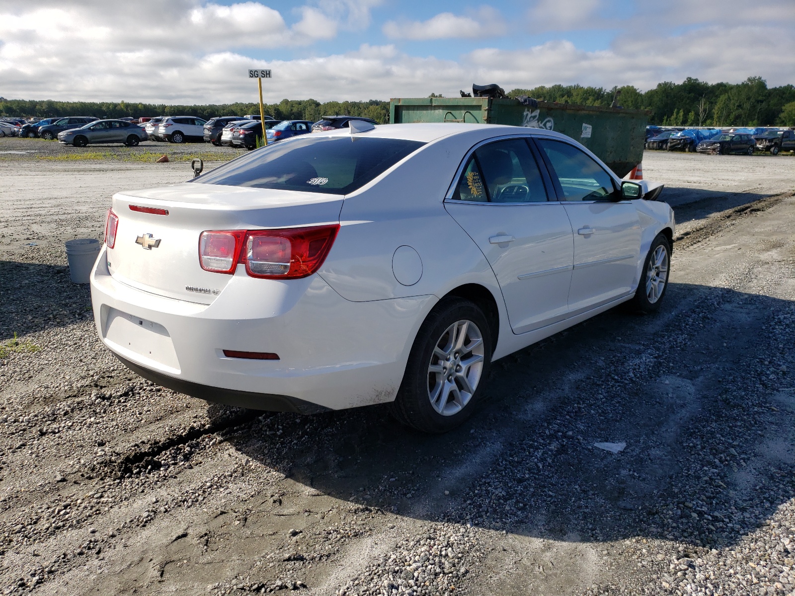 Photo 4 from auction – 2015 CHEVROLET MALIBU 1LT with VIN 1G11C5SLXFF239909