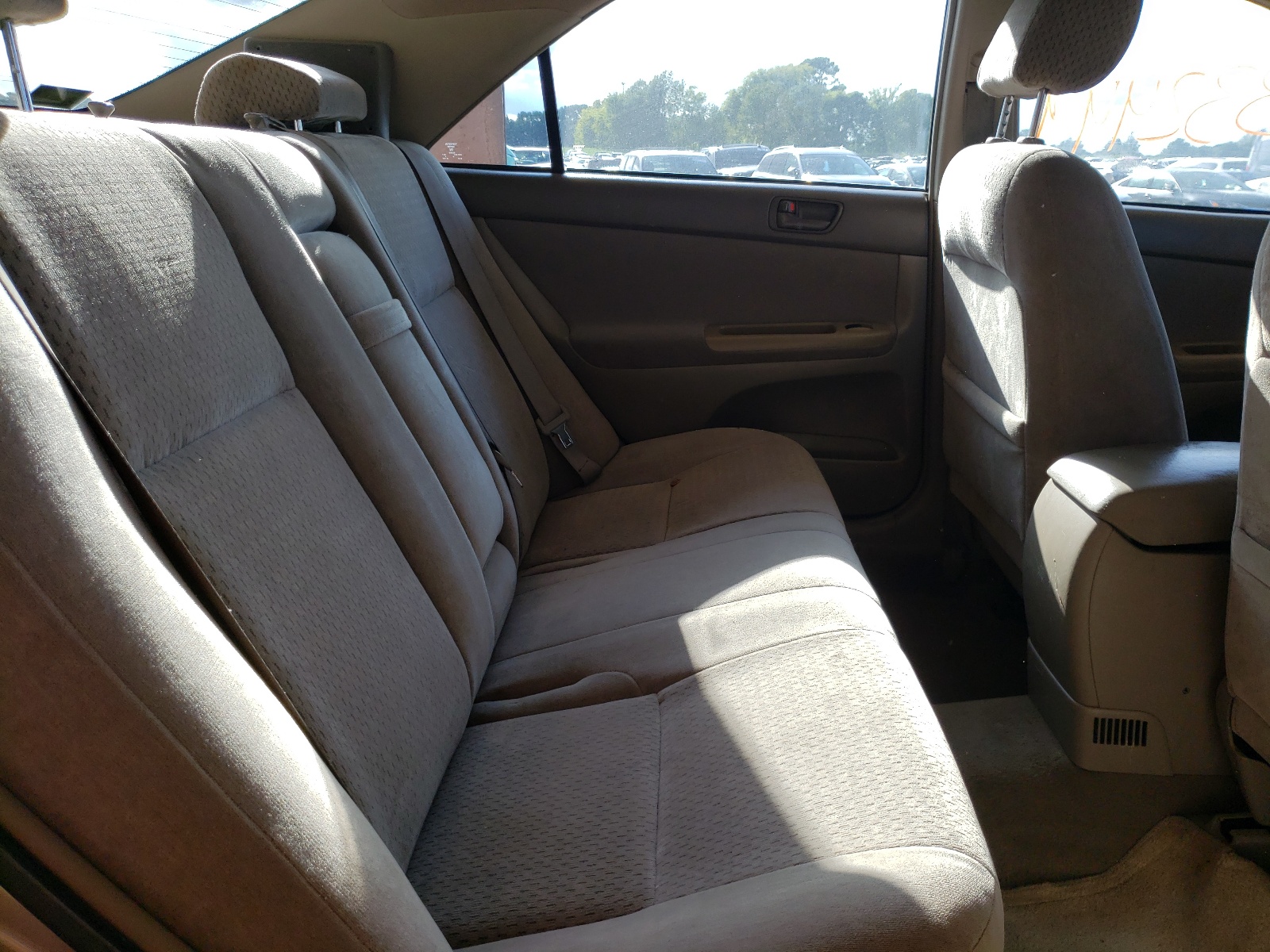 Photo 17 from auction – 2003 TOYOTA CAMRY LE with VIN 4T1BE32KX3U766367