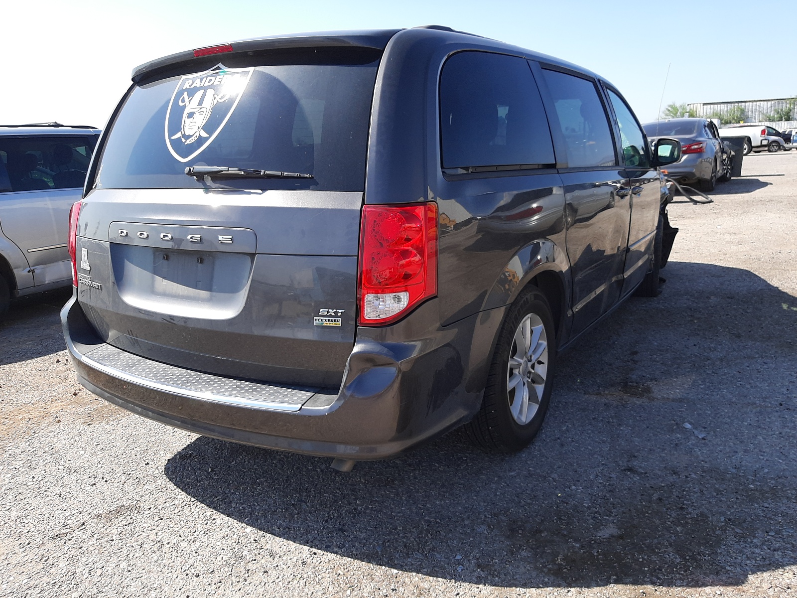 صورة رقم 4 من المزاد - 2016 DODGE GRAND CARA مع VIN 2C4RDGCGXGR362043