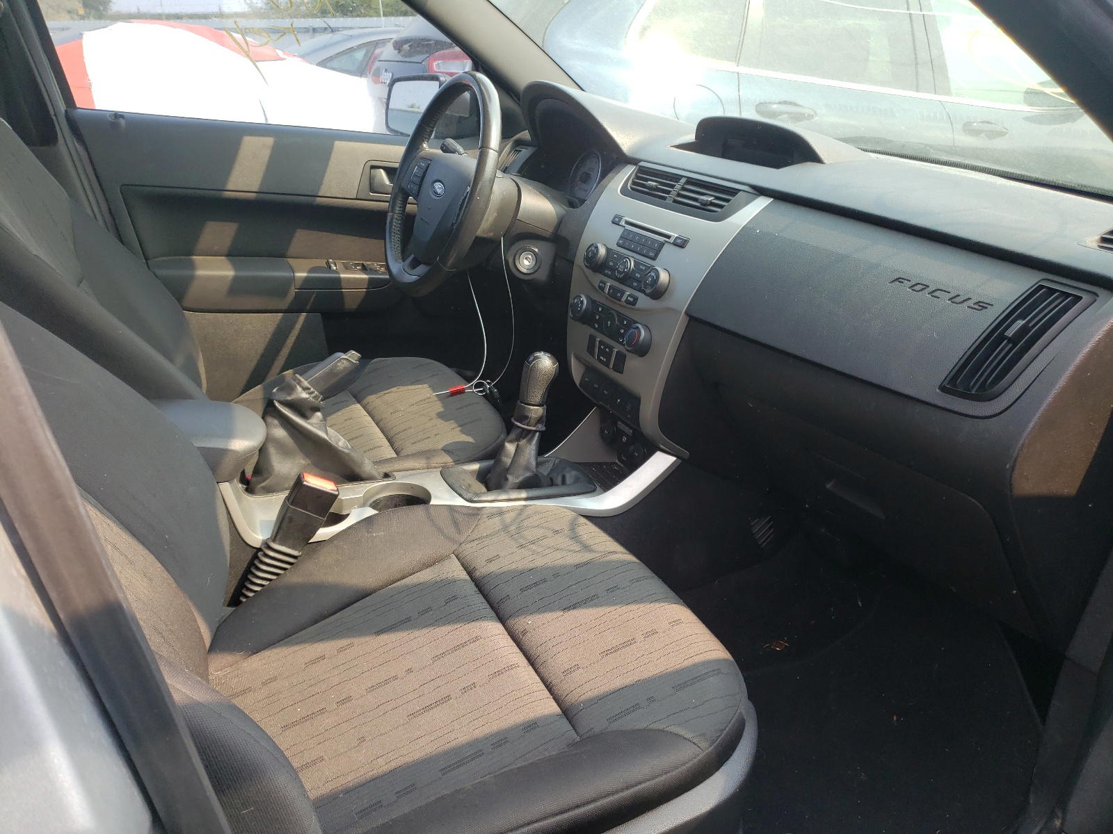 Photo 5 from auction – 2011 FORD FOCUS SE with VIN 1FAHP3FN2BW166299