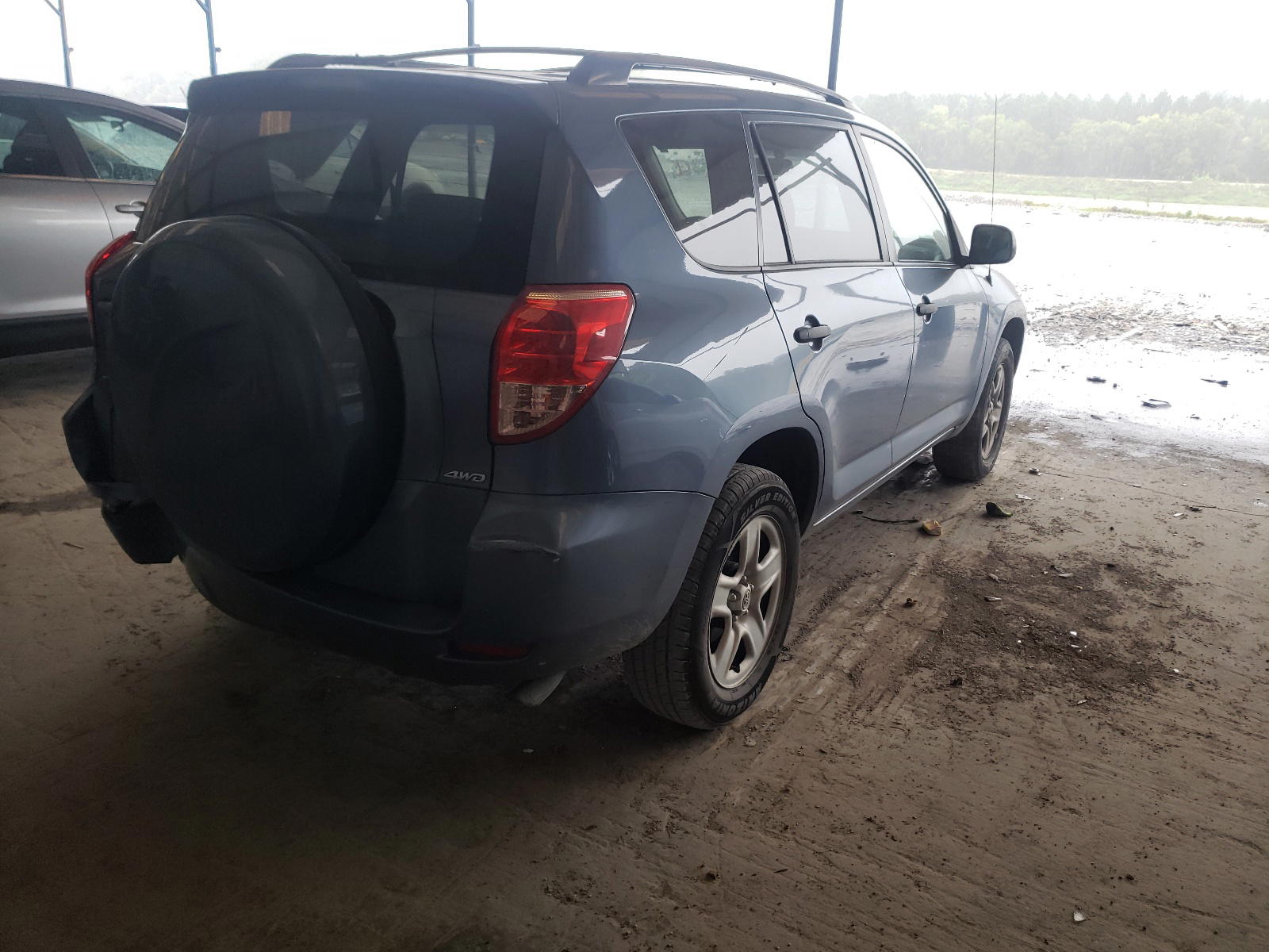 Photo 4 from auction – 2007 TOYOTA RAV4 with VIN JTMBD33V876046169