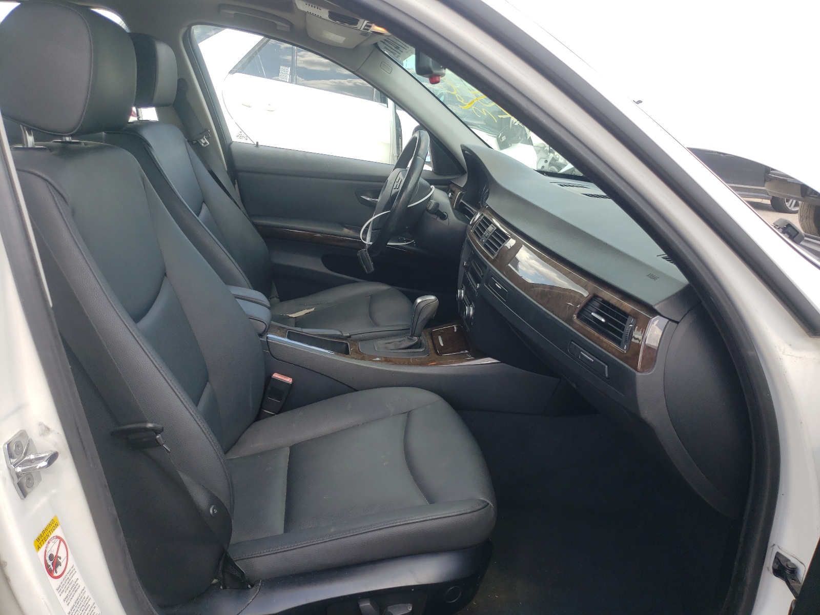 Photo 5 from auction – 2009 BMW 328 XI SUL with VIN WBAPK53589A511893