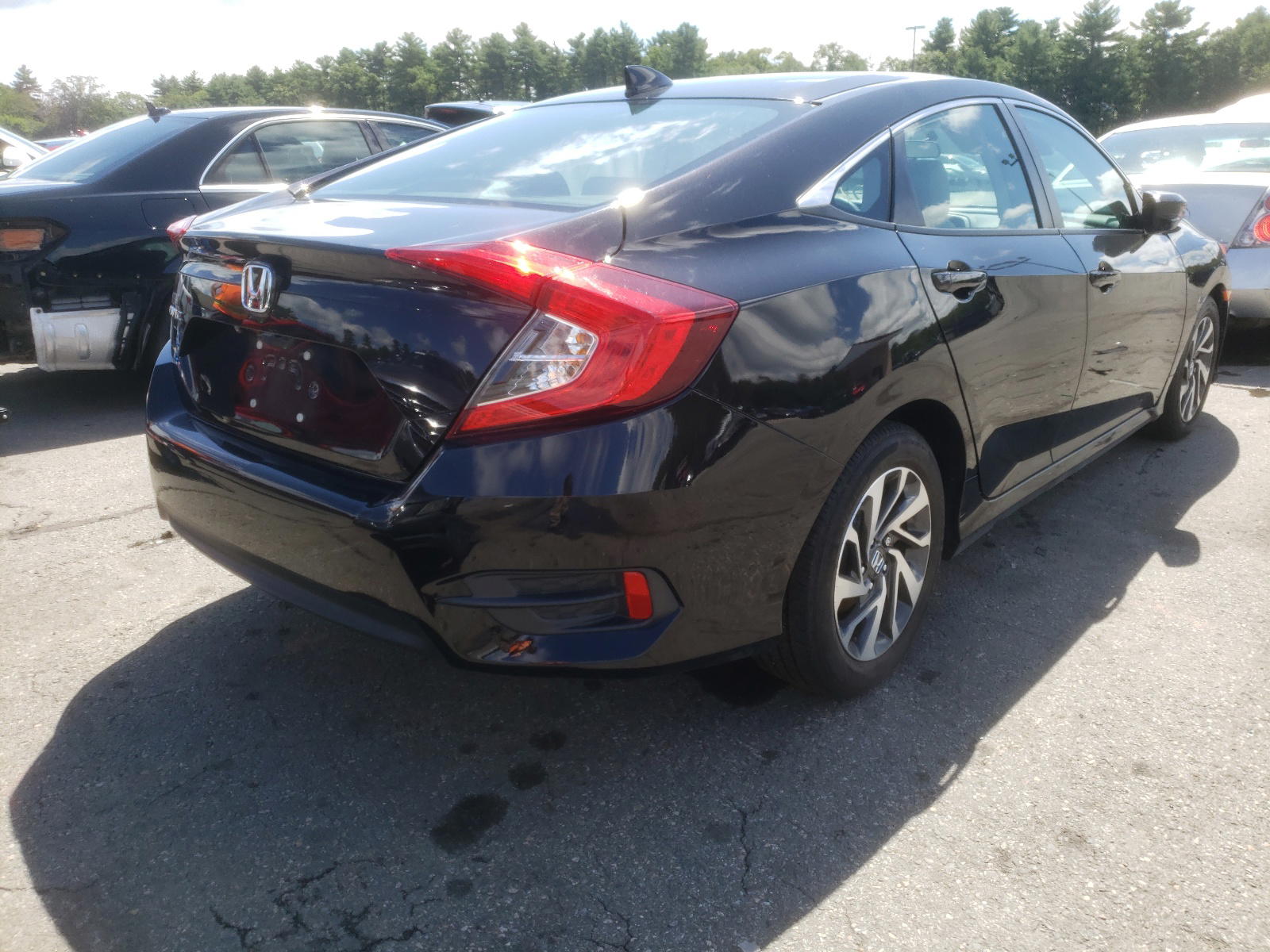 Photo 4 from auction – 2017 HONDA CIVIC EX with VIN 19XFC2F78HE207904