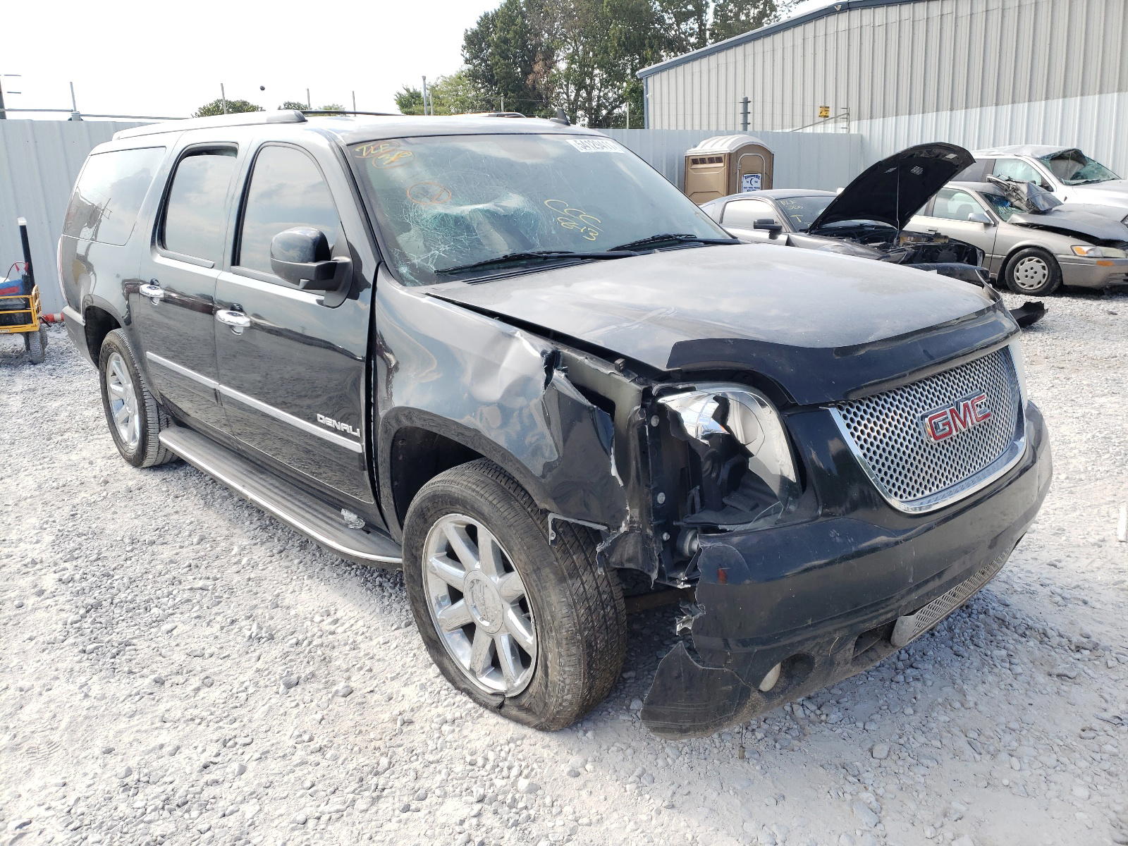 GMC YUKON XL D 2011 with VIN 1GKS2MEF2BR179331 - Photo from auction