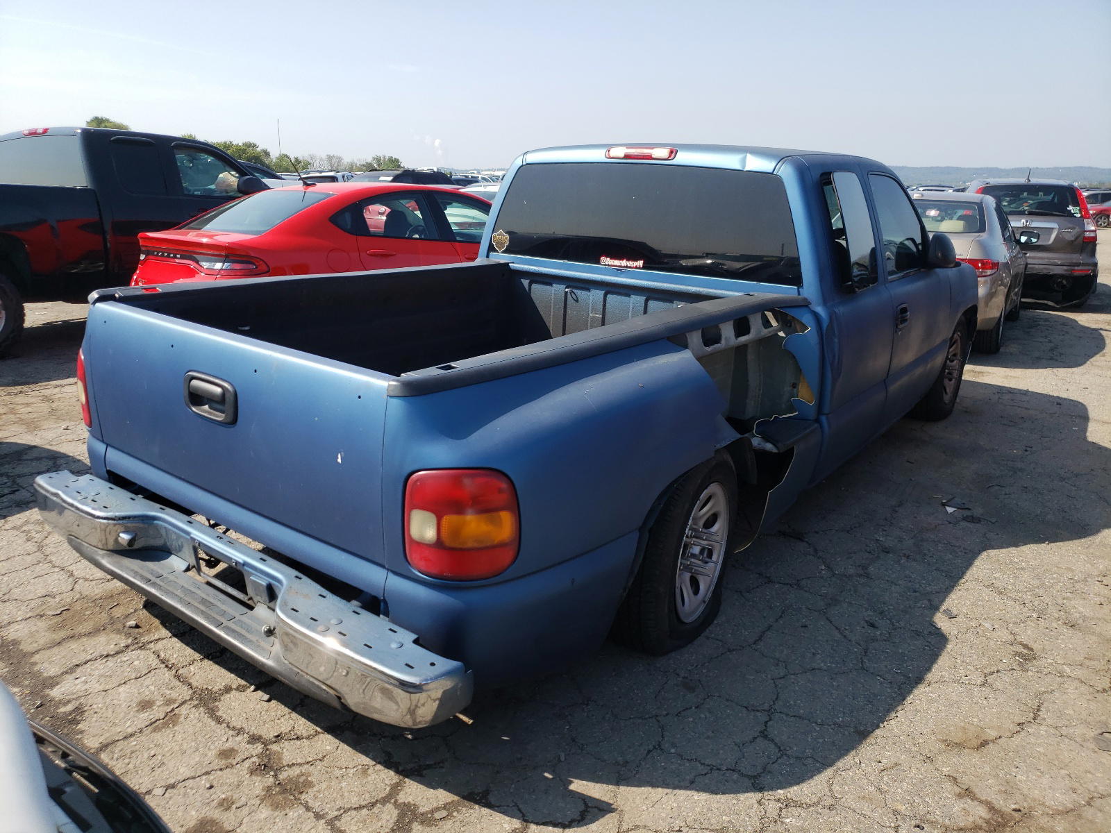 Photo 4 from auction – 2000 CHEVROLET SILVERADO with VIN 2GCEC19V5Y1352539