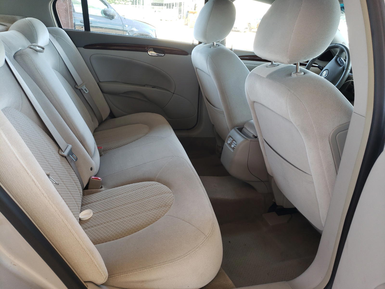 Photo 6 from auction – 2011 BUICK LUCERNE CX with VIN 1G4HA5EM9BU150088