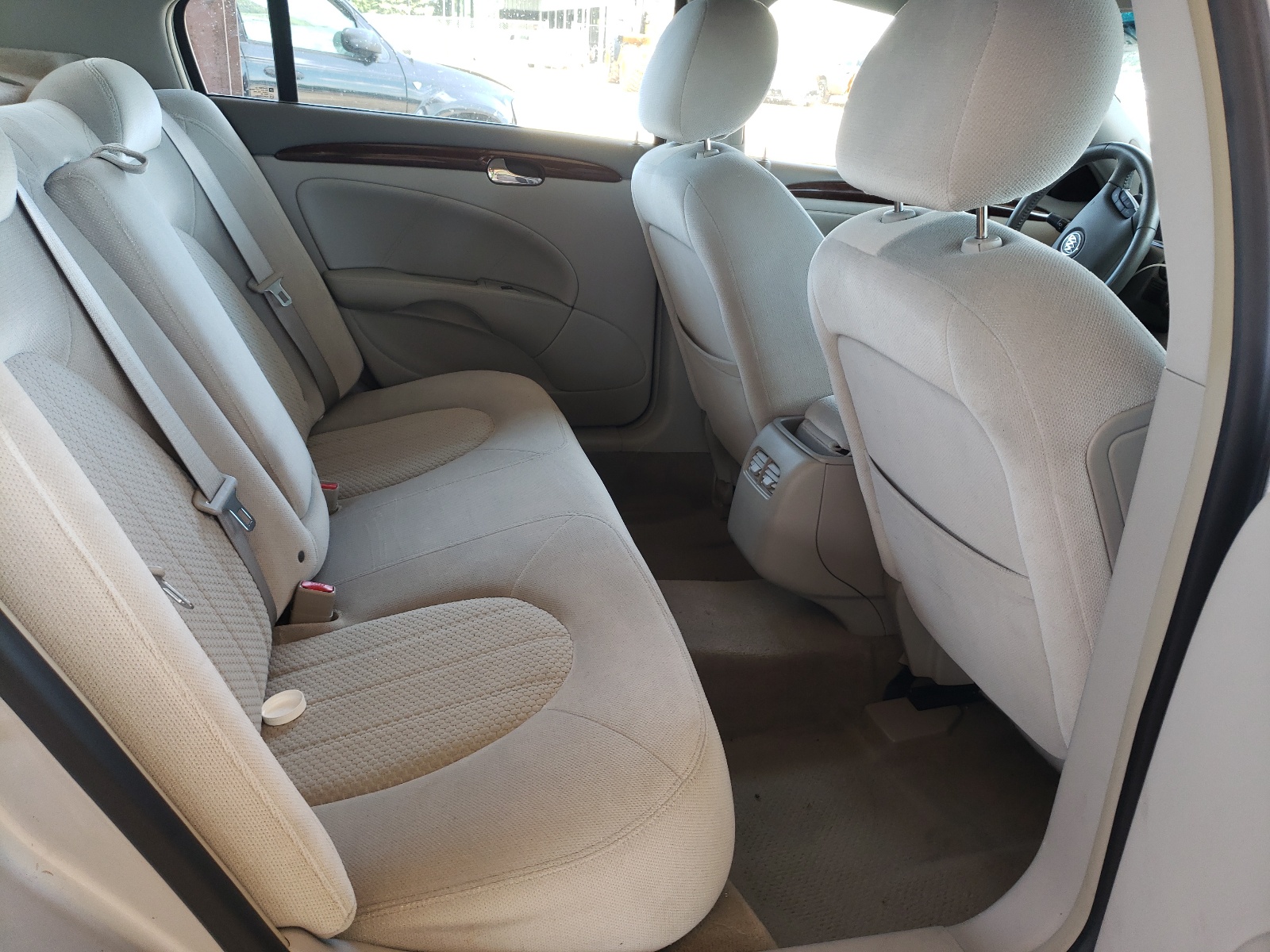 صورة رقم 6 من المزاد - 2011 BUICK LUCERNE CX مع VIN 1G4HA5EM9BU150088