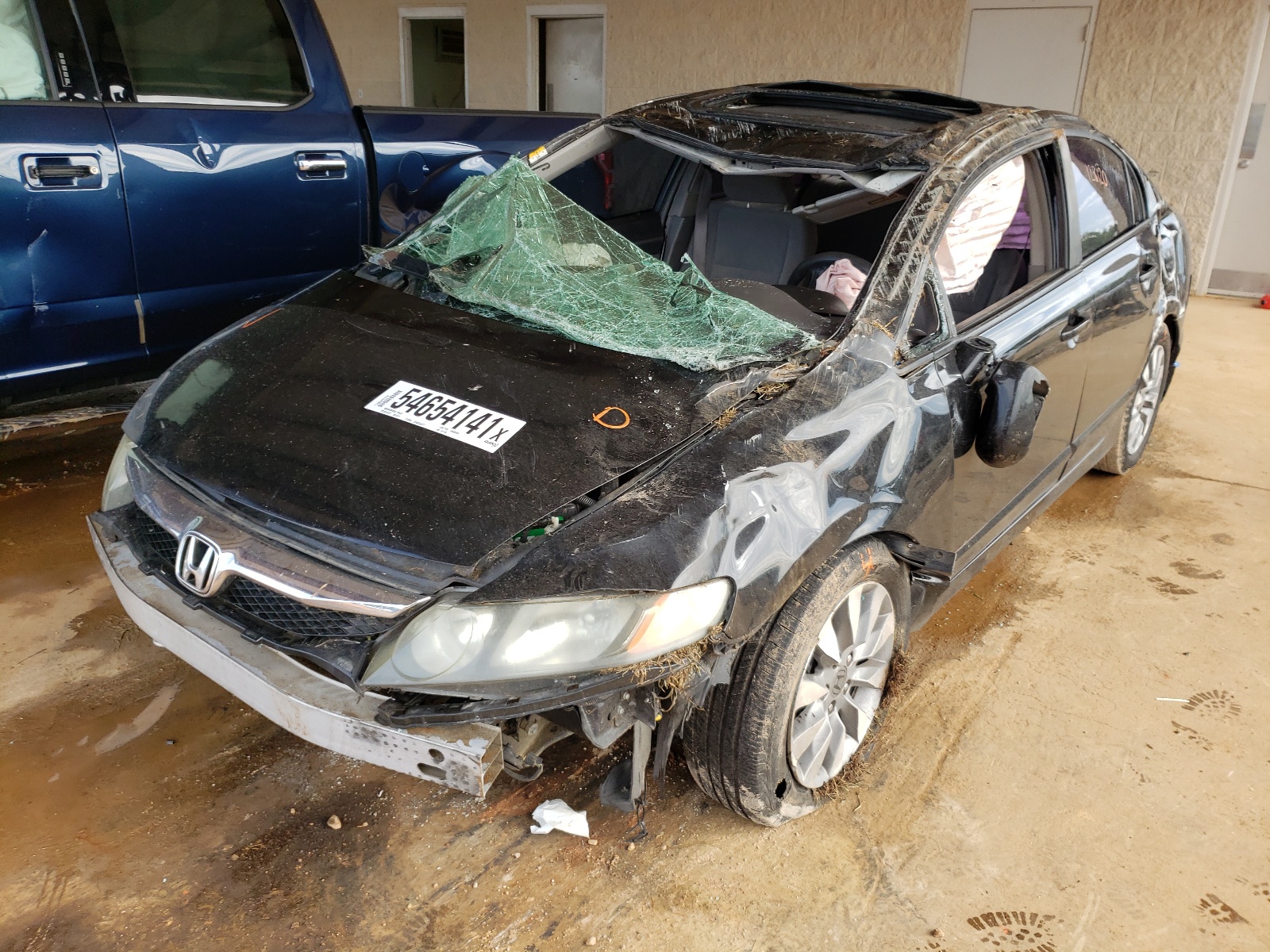 Foto 2 de la subasta – 2011 HONDA CIVIC EX con VIN 19XFA1F84BE011796