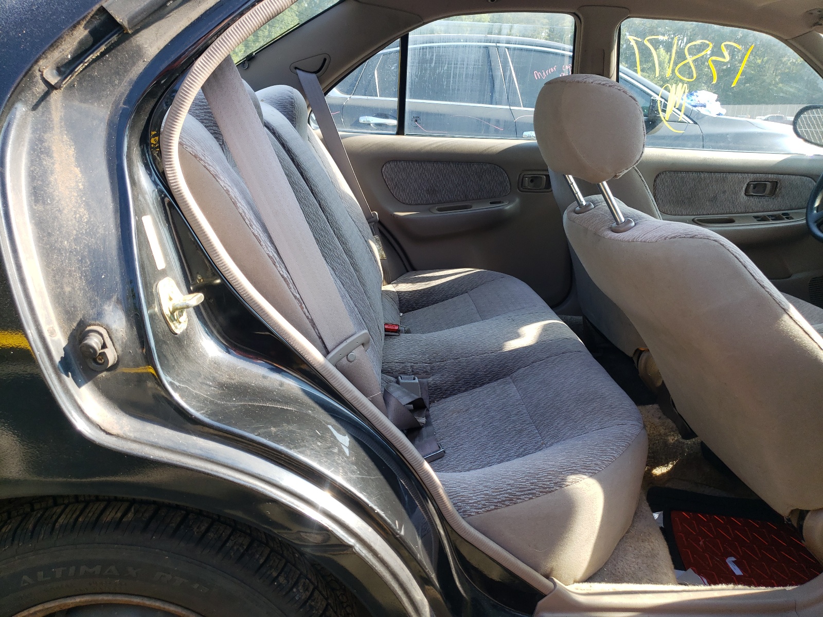 Photo 6 from auction – 1998 NISSAN SENTRA XE with VIN 3N1AB41D9WL049722