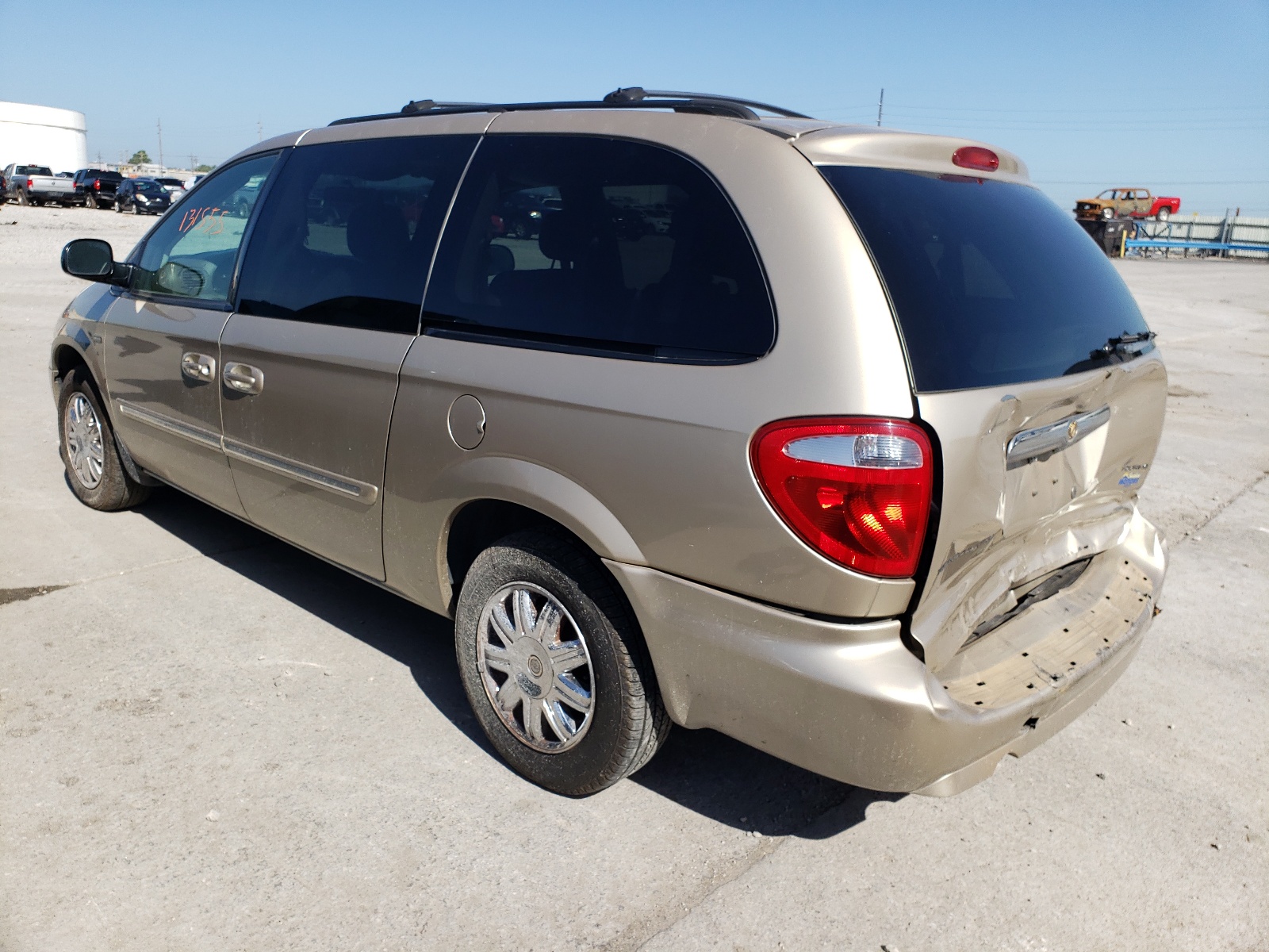 Photo 3 from auction – 2007 CHRYSLER TOWN & COU with VIN 2A4GP54L67R279556