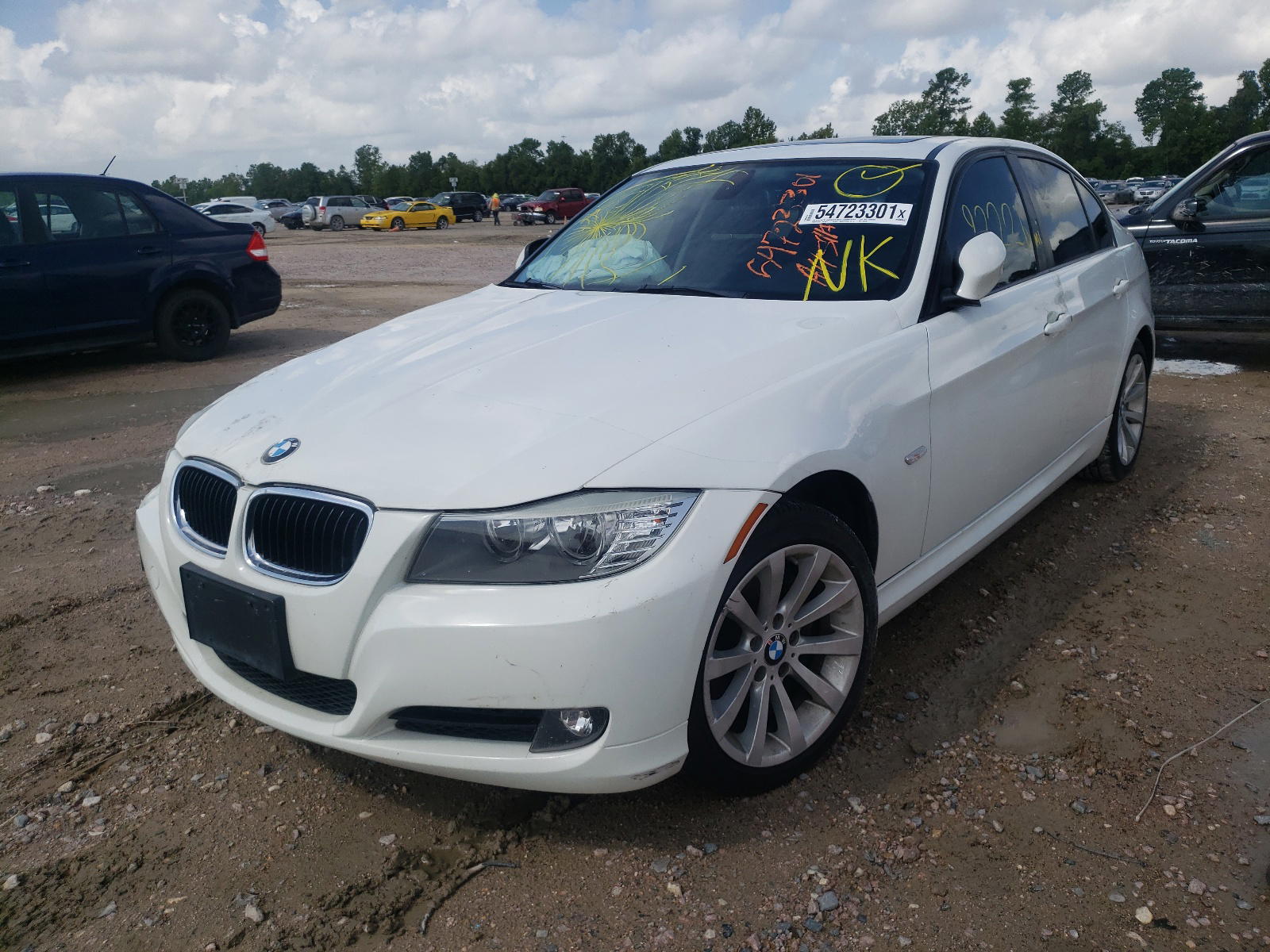 Photo 2 from auction – 2011 BMW 328 I with VIN WBAPH7G55BNN06296