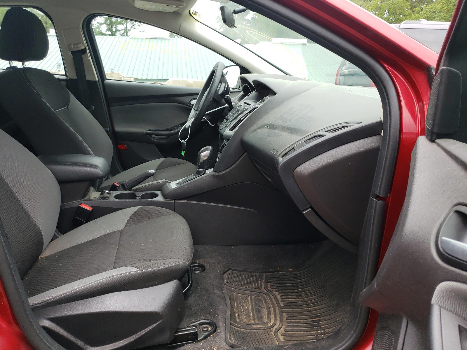 Photo 5 from auction – 2013 FORD FOCUS SE with VIN 1FADP3K24DL378183