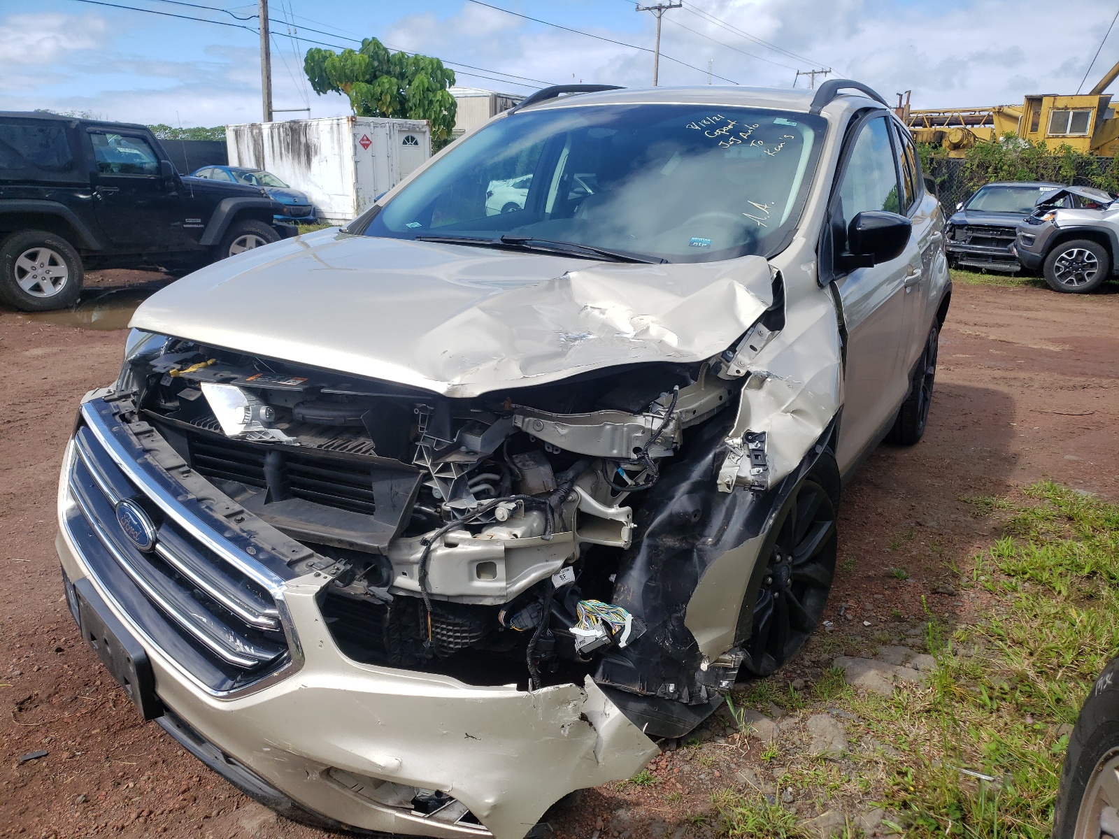 Photo 2 from auction – 2017 FORD ESCAPE SE with VIN 1FMCU0G91HUF08869