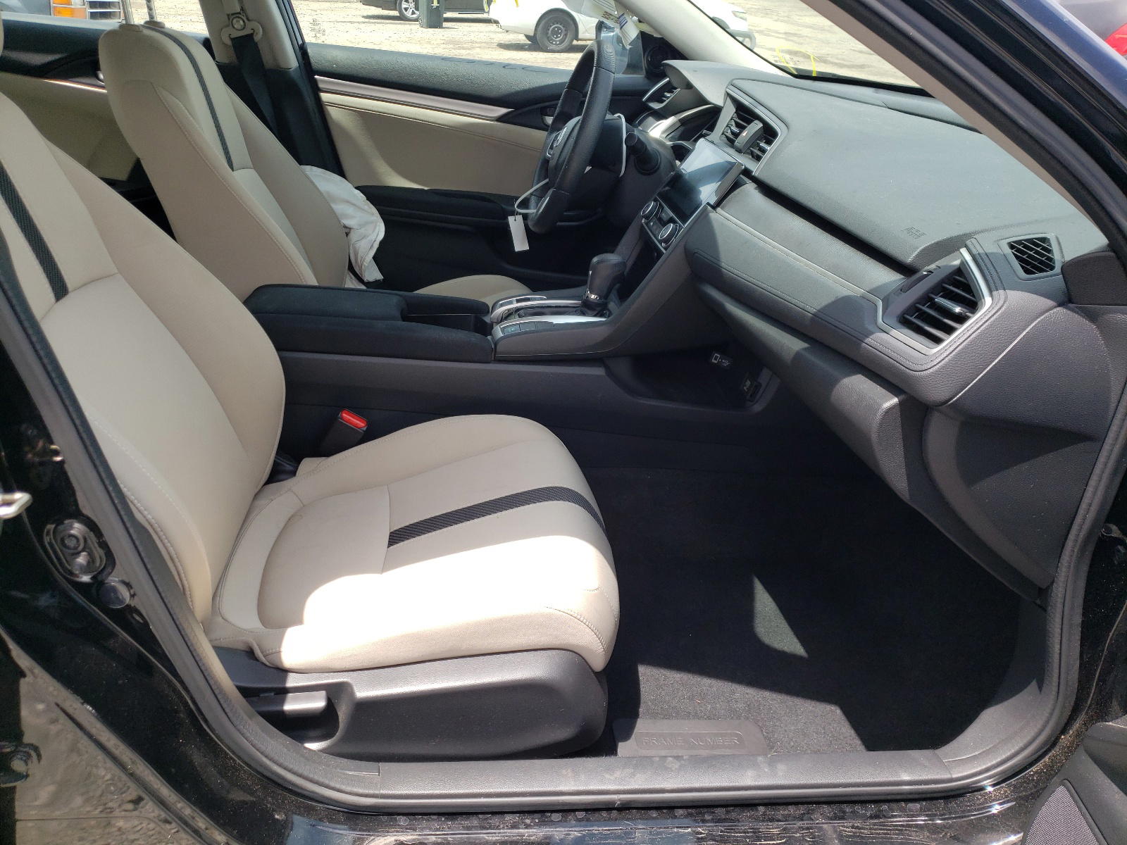 Photo 5 from auction – 2016 HONDA CIVIC EX with VIN 2HGFC2F78GH535022