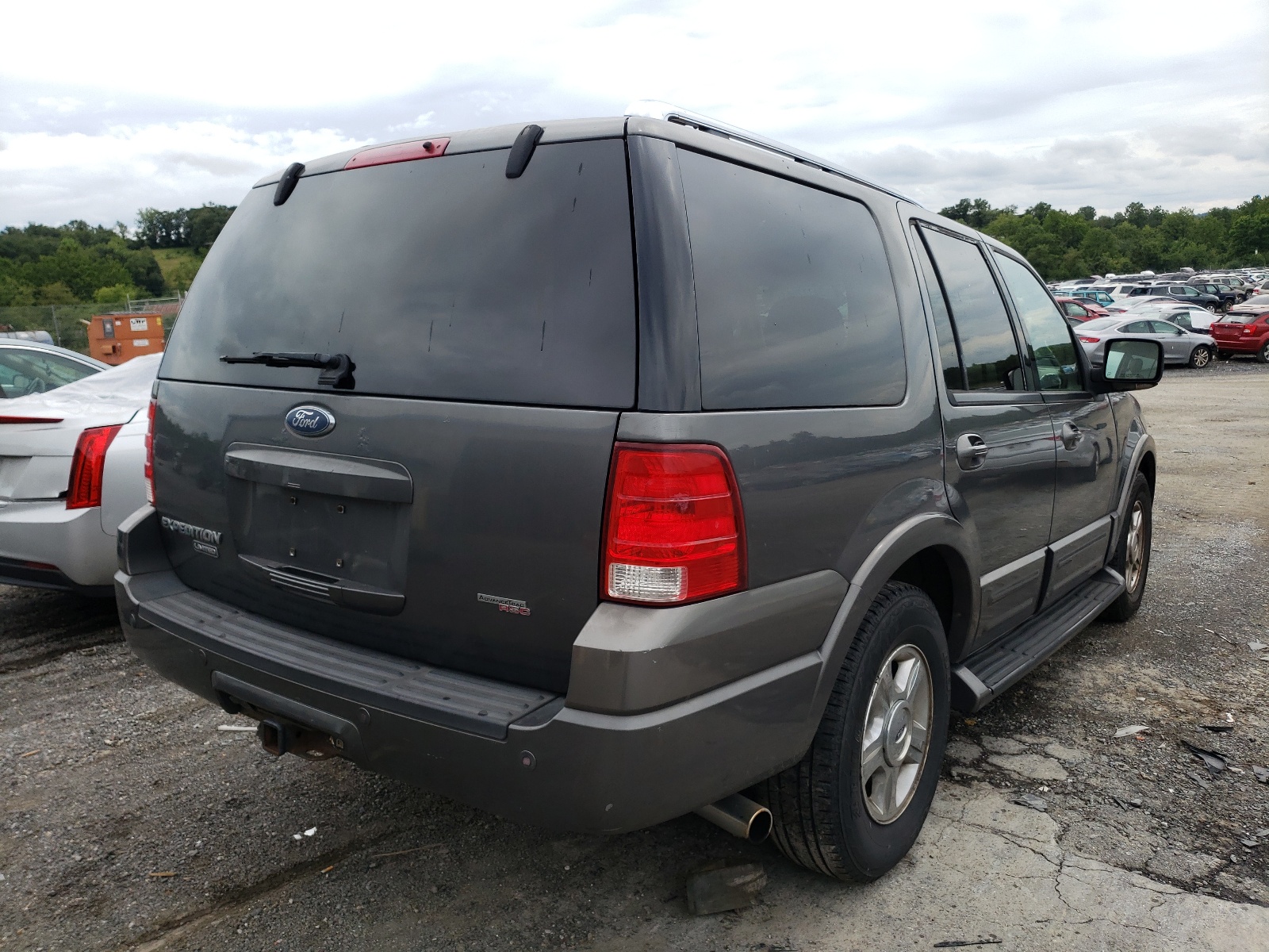 Photo 4 from auction – 2005 FORD EXPEDITION with VIN 1FMFU20585LA66268