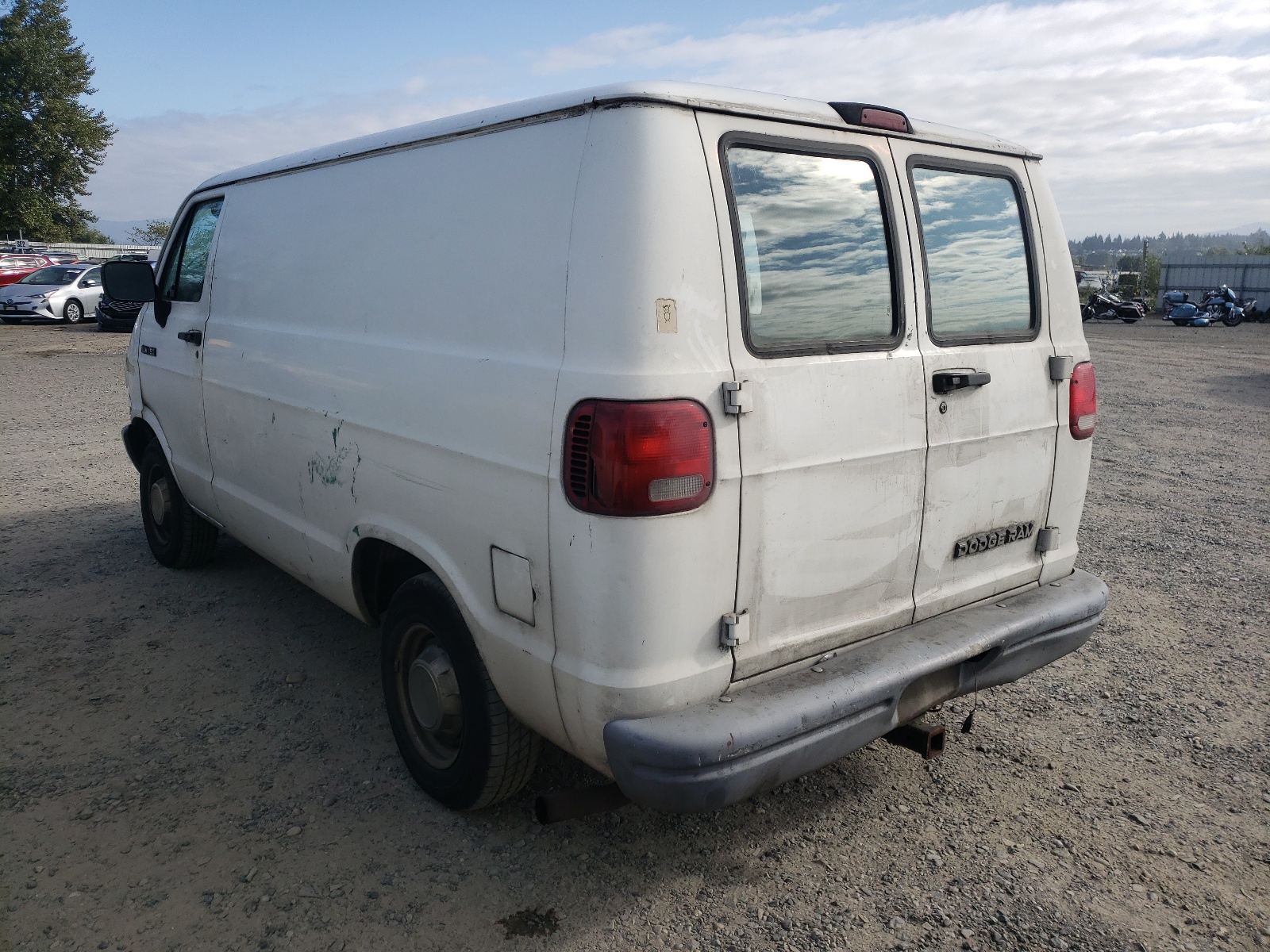 Photo 3 from auction – 1994 DODGE RAM VAN B1 with VIN 2B7GB11X4RK138078
