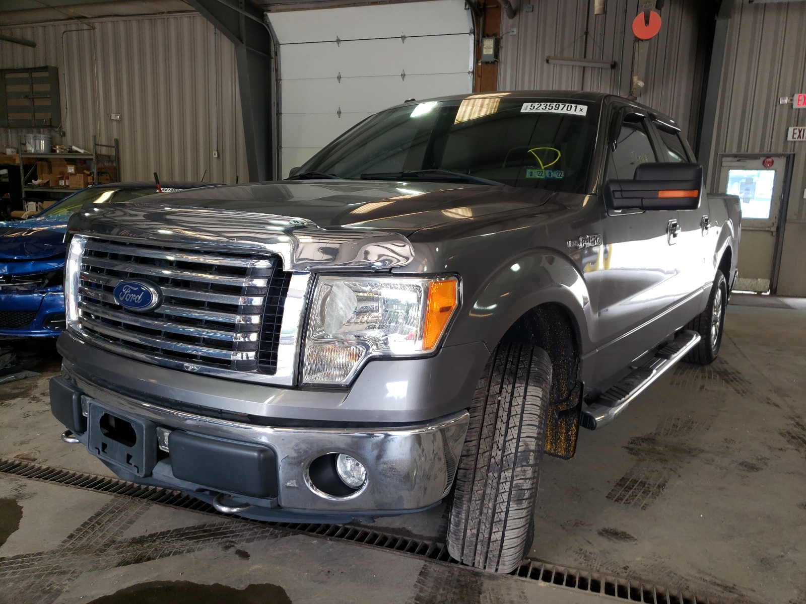 Photo 2 from auction – 2011 FORD F150 SUPER with VIN 1FTFW1EFXBFD05355