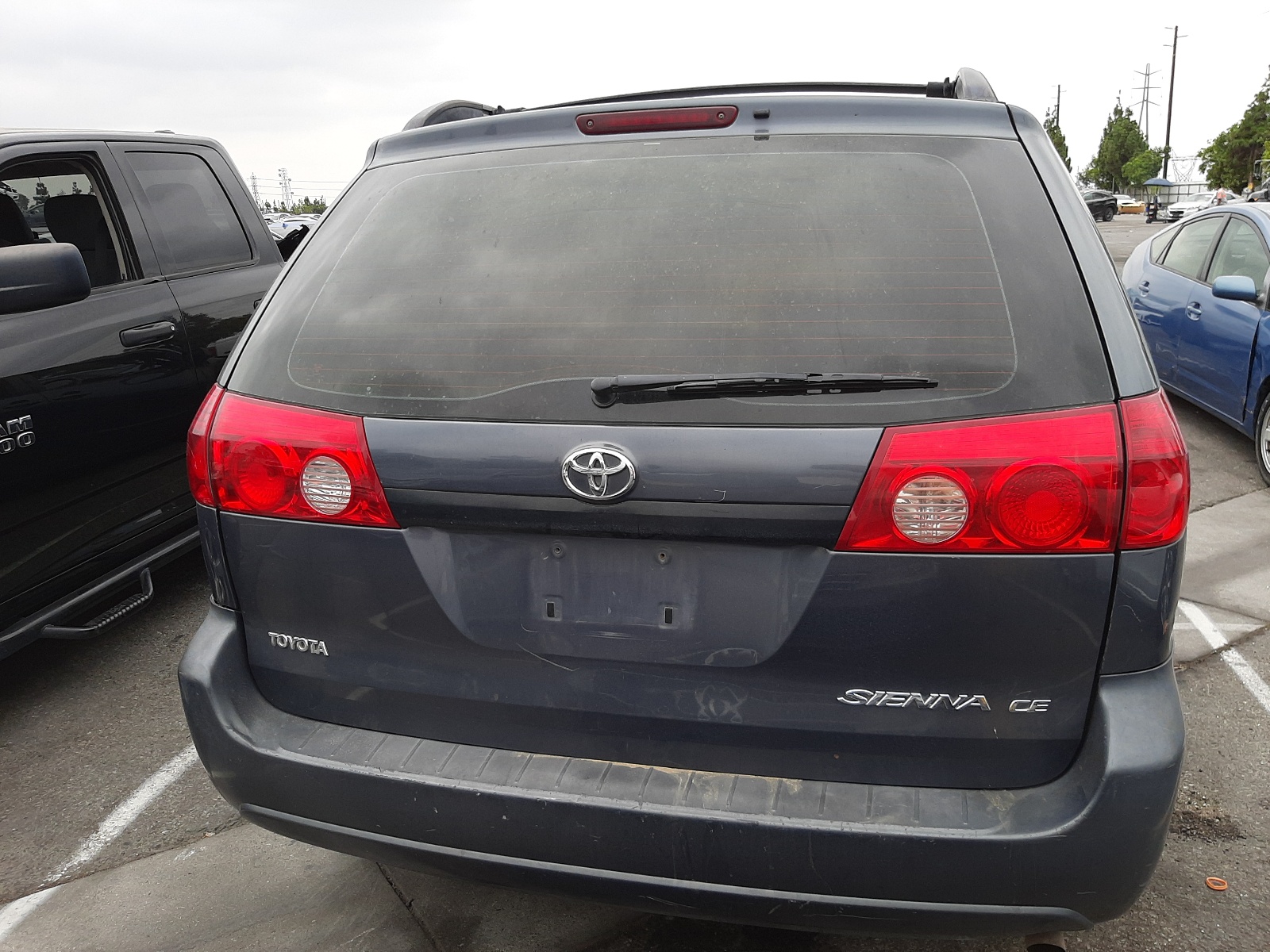 Photo 9 from auction – 2007 TOYOTA SIENNA CE with VIN 5TDZK23CX7S095810
