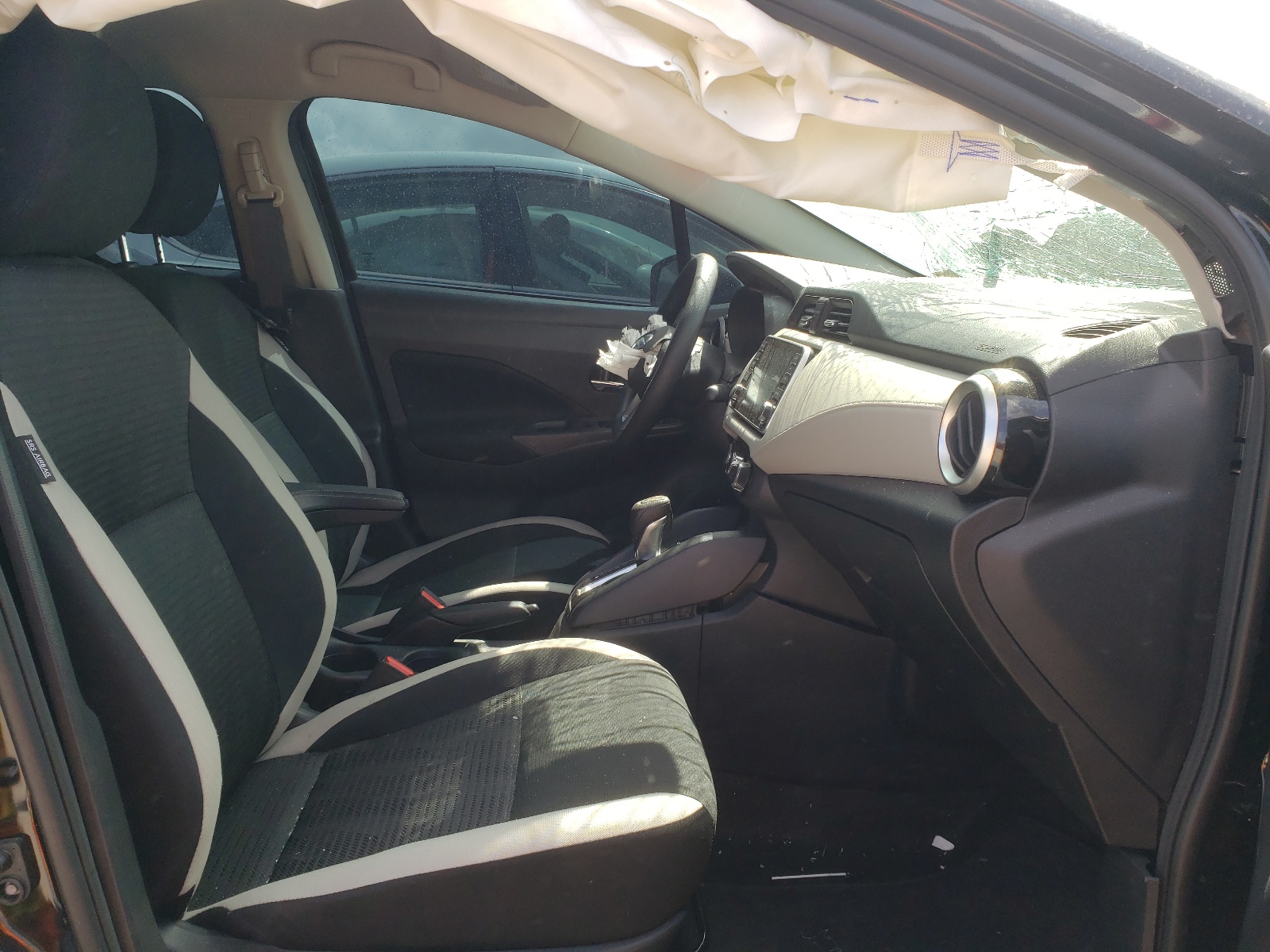 Photo 5 from auction – 2021 NISSAN VERSA SV with VIN 3N1CN8EV2ML837880