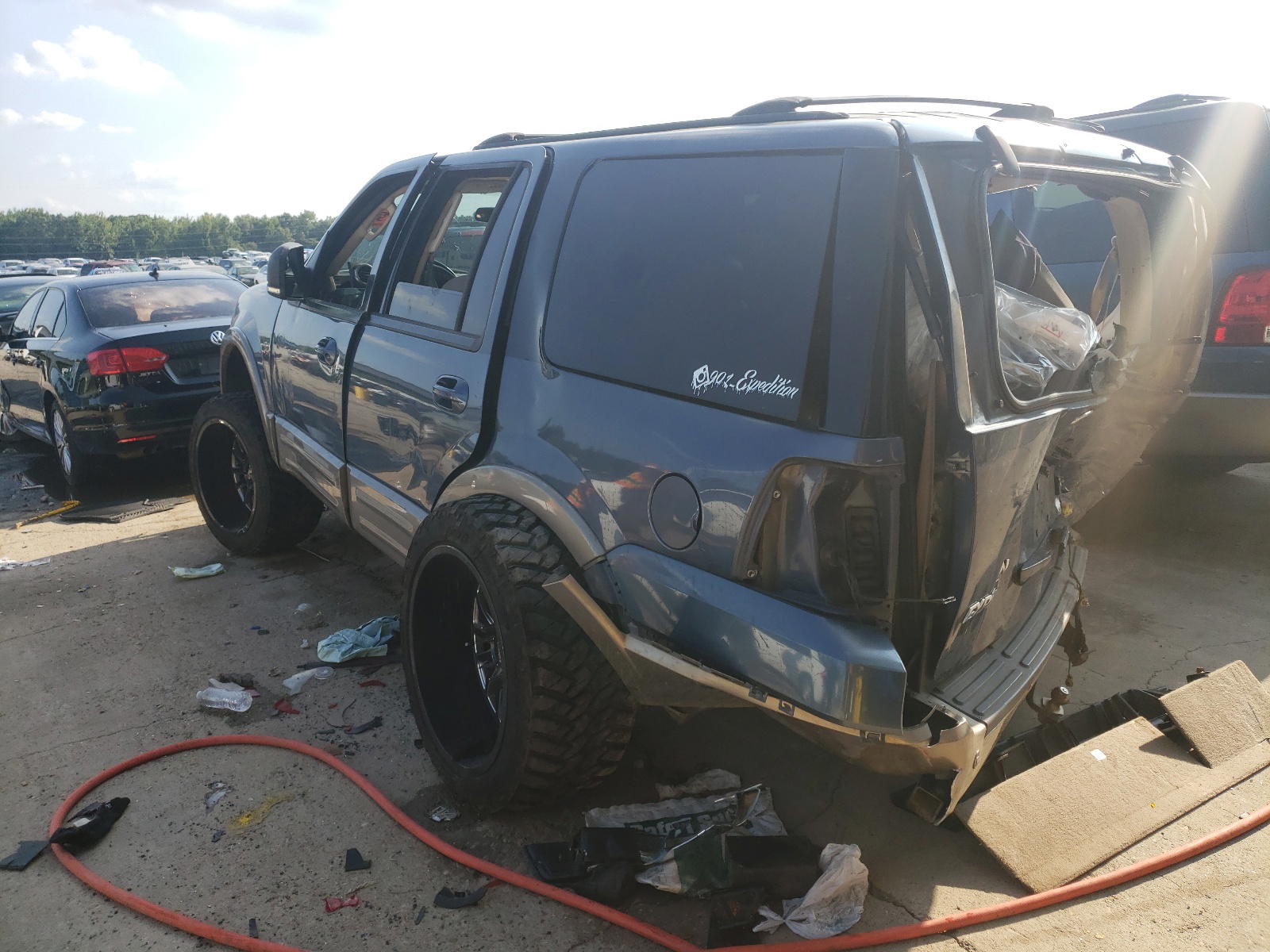 Photo 3 from auction – 2004 FORD EXPEDITION with VIN 1FMFU17L44LA41333