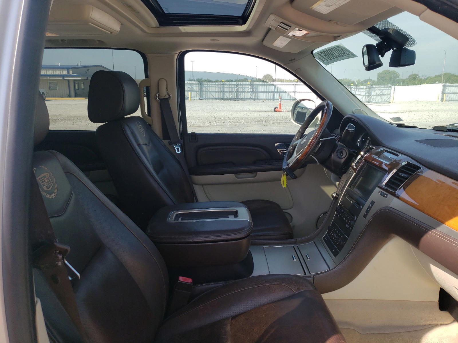 Photo 5 from auction – 2009 CADILLAC ESCALADE E with VIN 1GYFK36289R256470