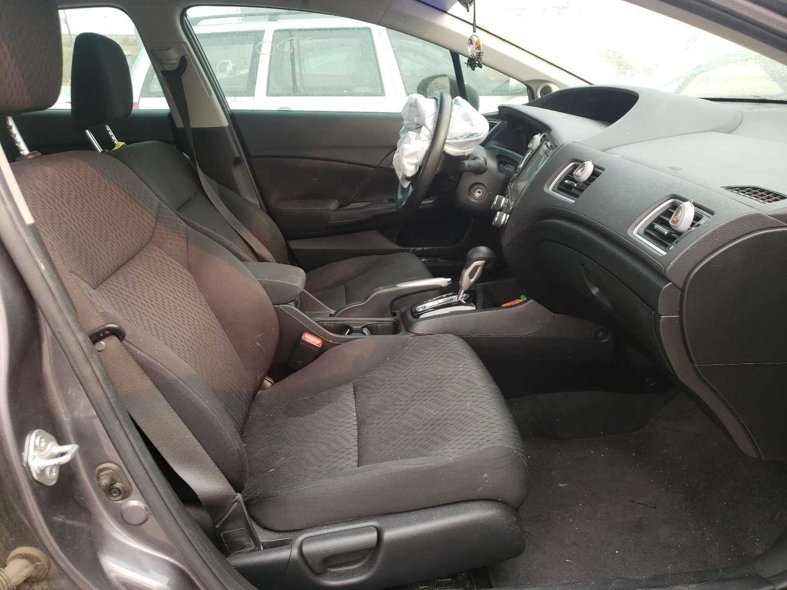Photo 5 from auction – 2015 HONDA CIVIC SE with VIN 2HGFB2F70FH524162