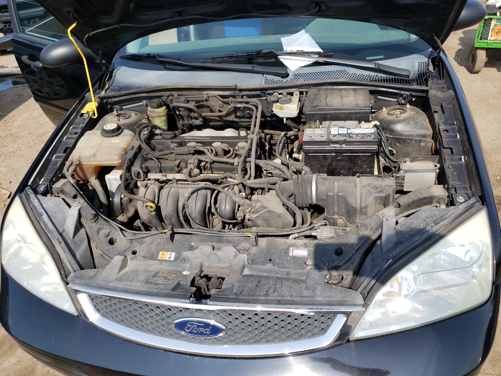 Photo 7 from auction – 2005 FORD FOCUS ZX4 with VIN 1FAFP34N15W291731