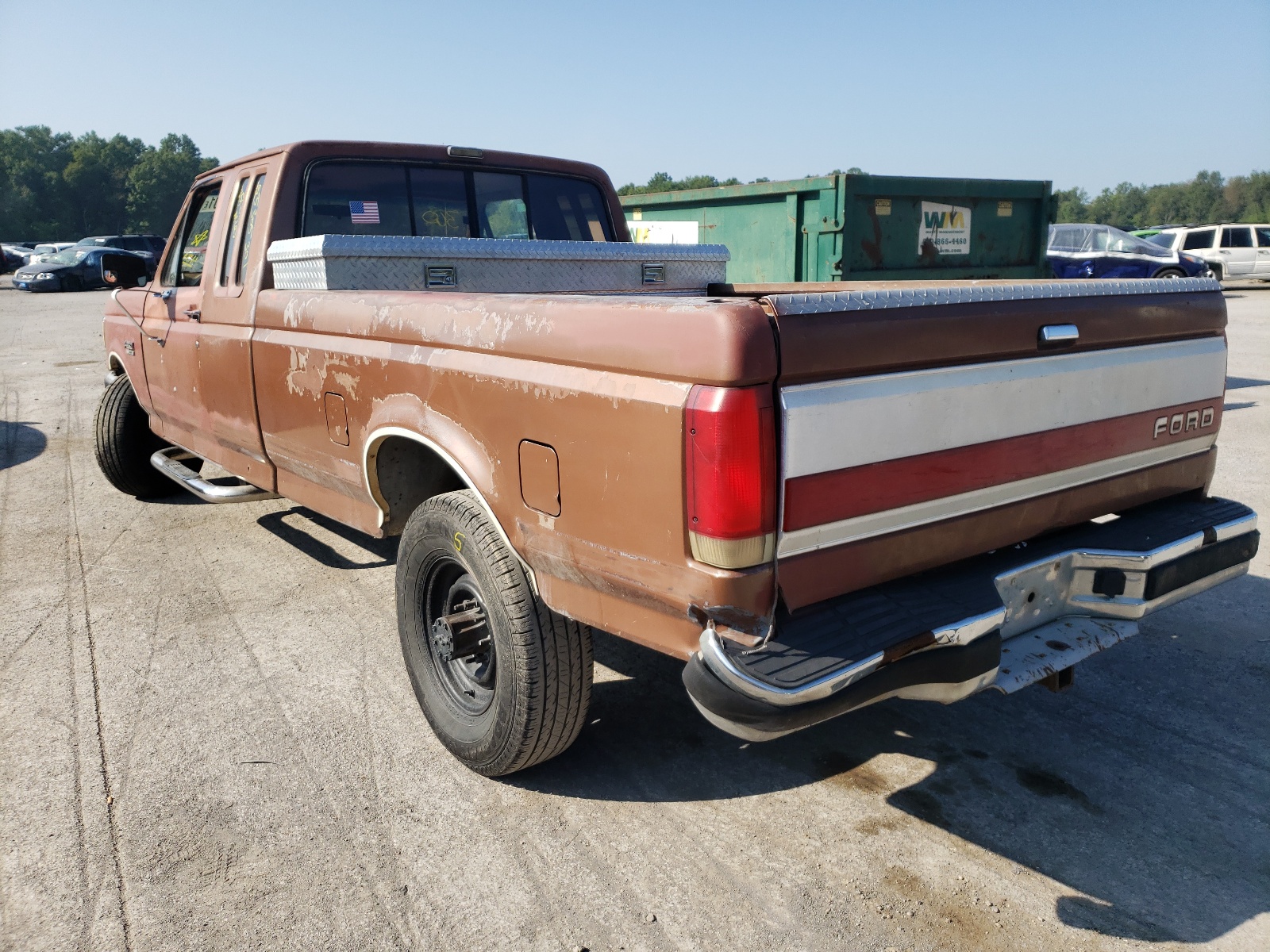 Photo 3 from auction – 1990 FORD F250 with VIN 1FTHX25G7LKB52155