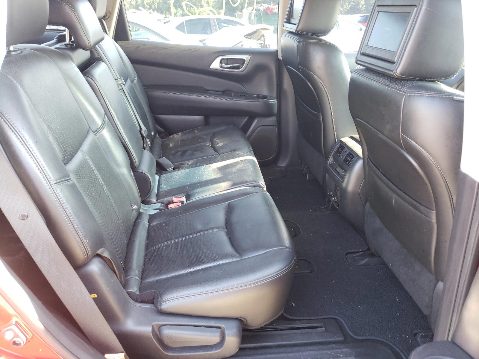 Photo 6 from auction – 2014 NISSAN PATHFINDER with VIN 5N1AR2MN8EC684521