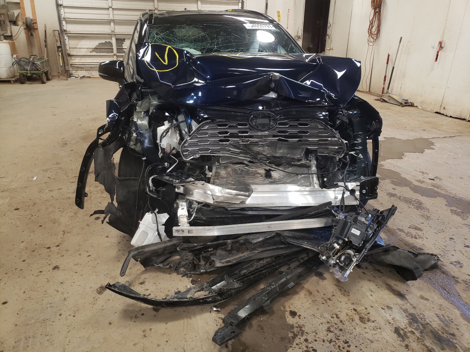 Photo 9 from auction – 2020 TOYOTA RAV4 XSE with VIN 2T3EWRFVXLW074005