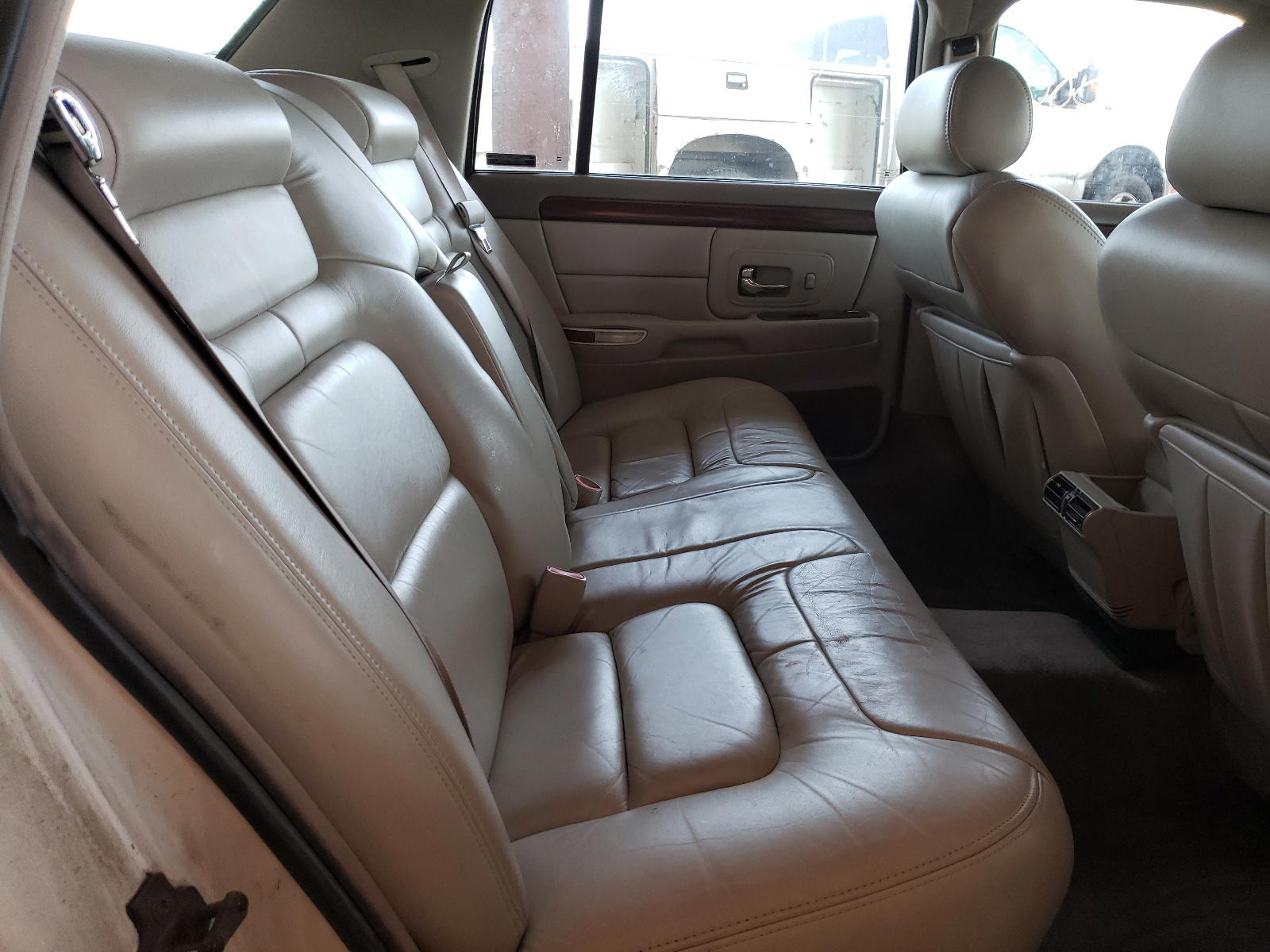 Photo 6 from auction – 1998 CADILLAC DEVILLE with VIN 1G6KD54Y8WU756397