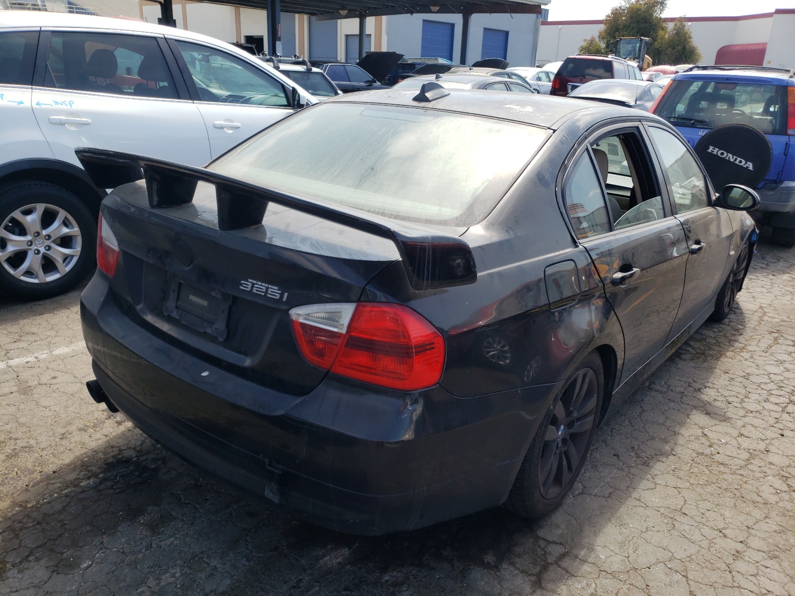 Photo 4 from auction – 2006 BMW 325 I with VIN WBAVB13536KX40696