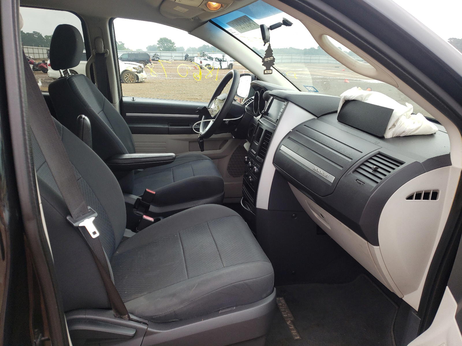 Photo 5 from auction – 2010 DODGE GRAND CARA with VIN 2D4RN4DE9AR158515