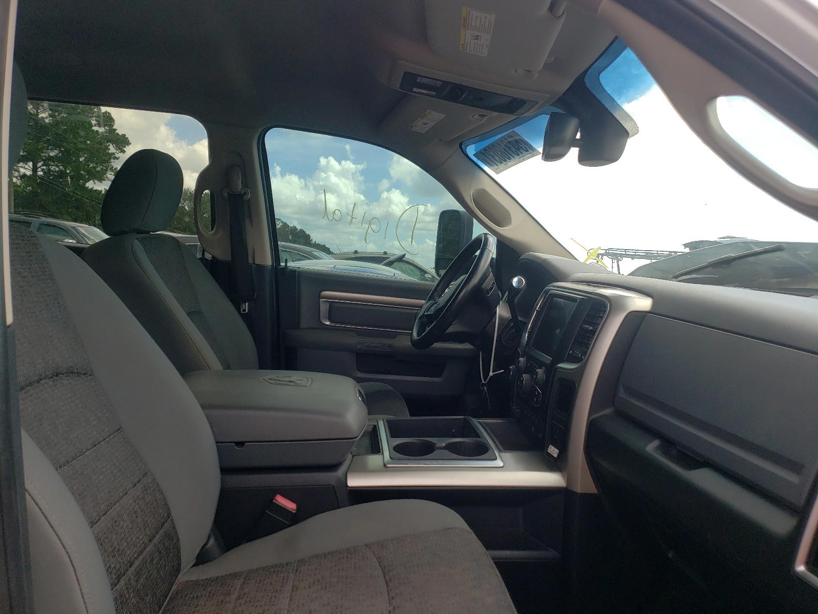Photo 5 from auction – 2015 RAM 2500 SLT with VIN 3C6UR5DL2FG663302