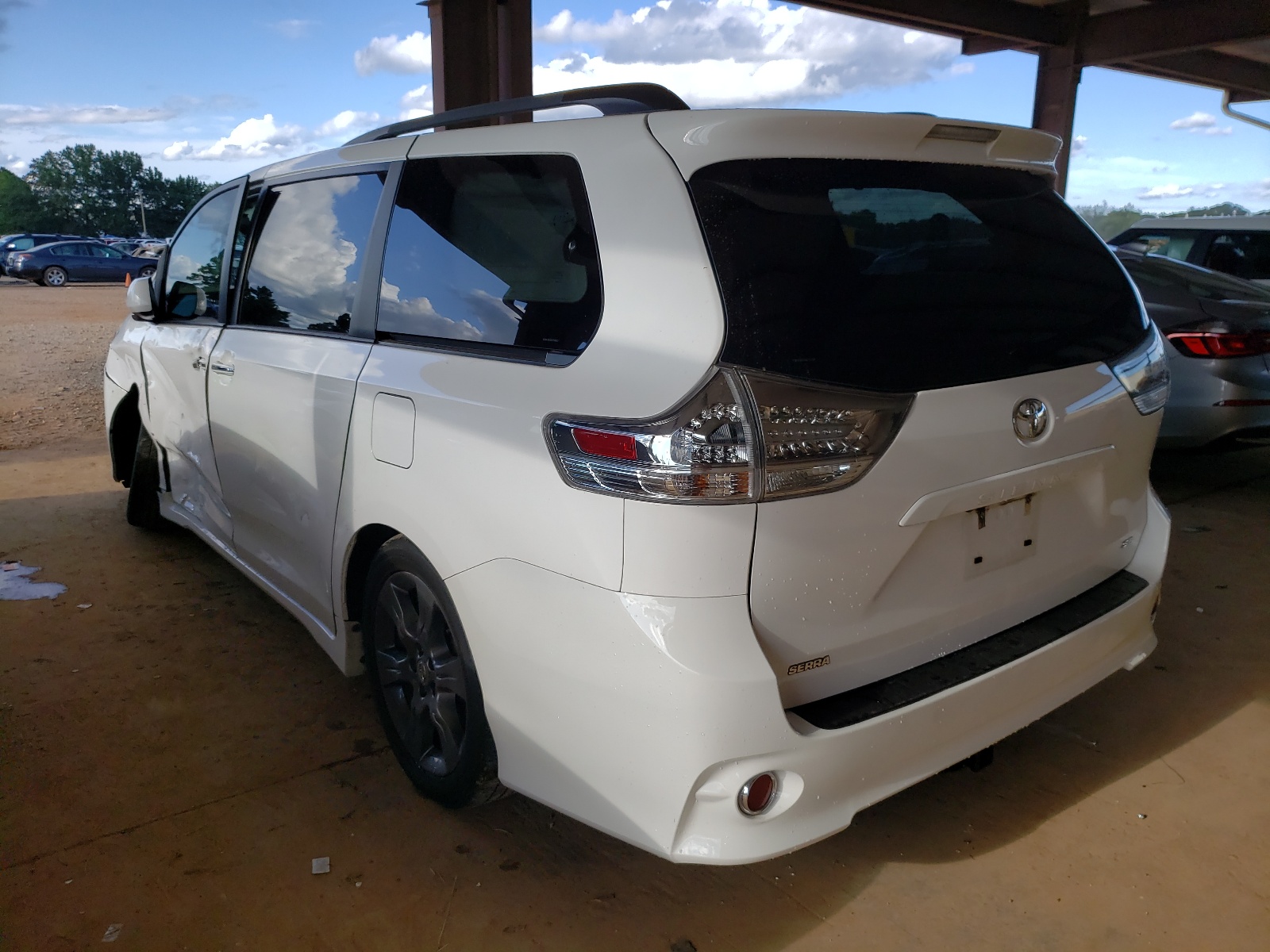 Photo 3 from auction – 2016 TOYOTA SIENNA SE with VIN 5TDXK3DCXGS752133