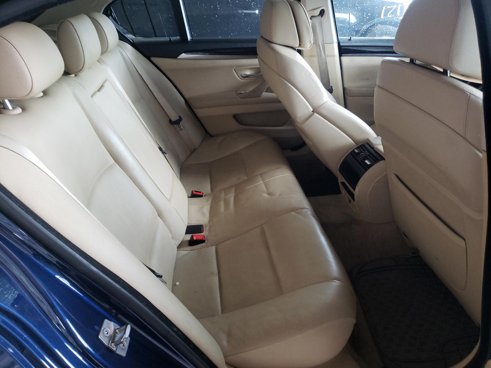Photo 6 from auction – 2011 BMW 550 XI with VIN WBAFU9C58BC785182