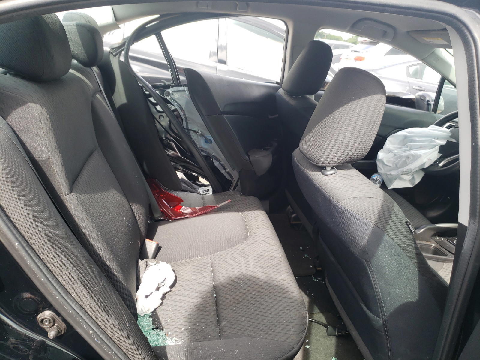 Photo 6 from auction – 2015 HONDA CIVIC LX with VIN 19XFB2F52FE220033