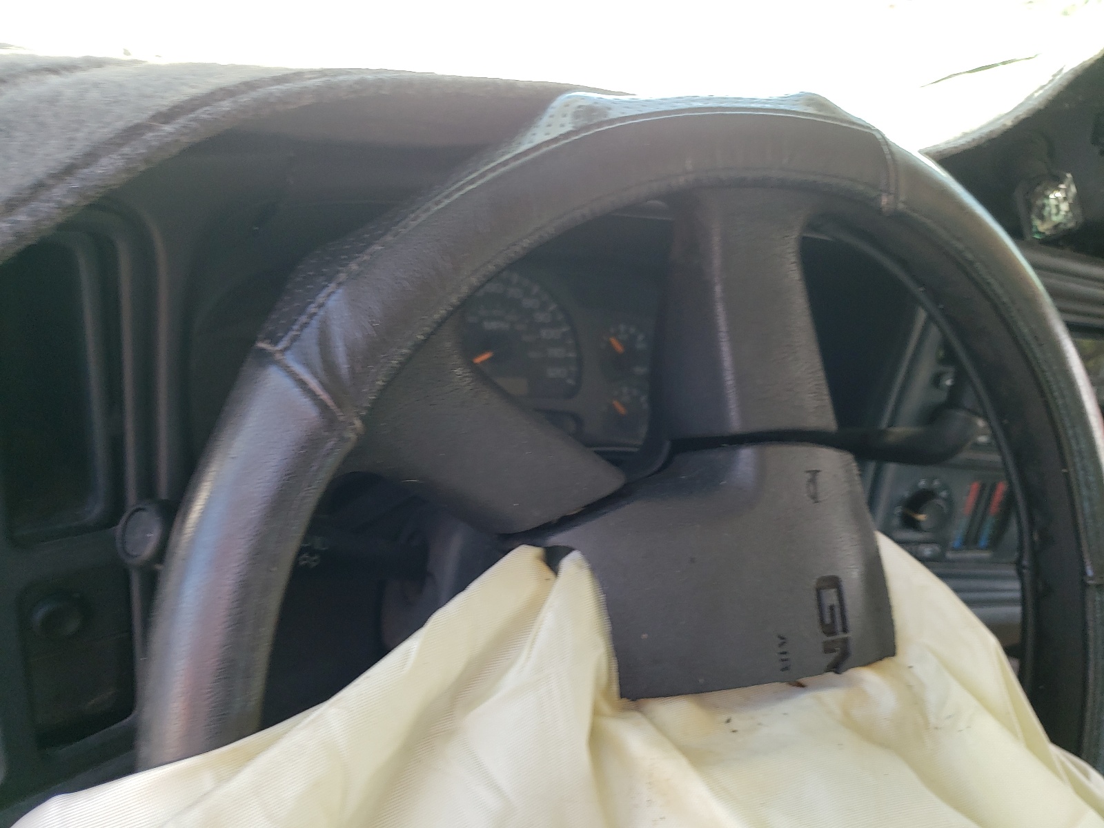صورة رقم 8 من المزاد - 2004 GMC NEW SIERRA مع VIN 1GTEC19T44E207936