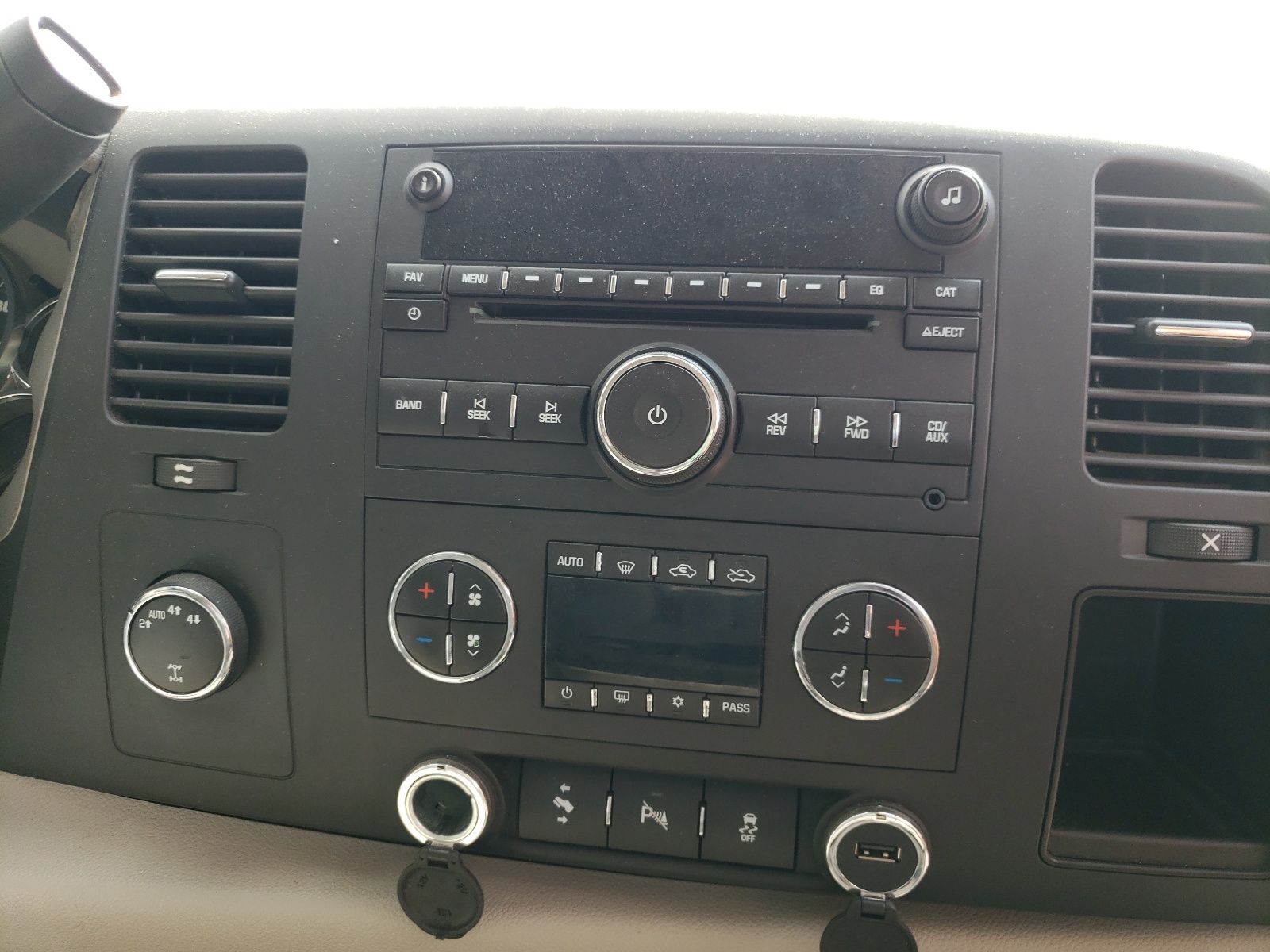 Photo 9 from auction – 2012 GMC SIERRA K15 with VIN 1GTR2VE72CZ190498