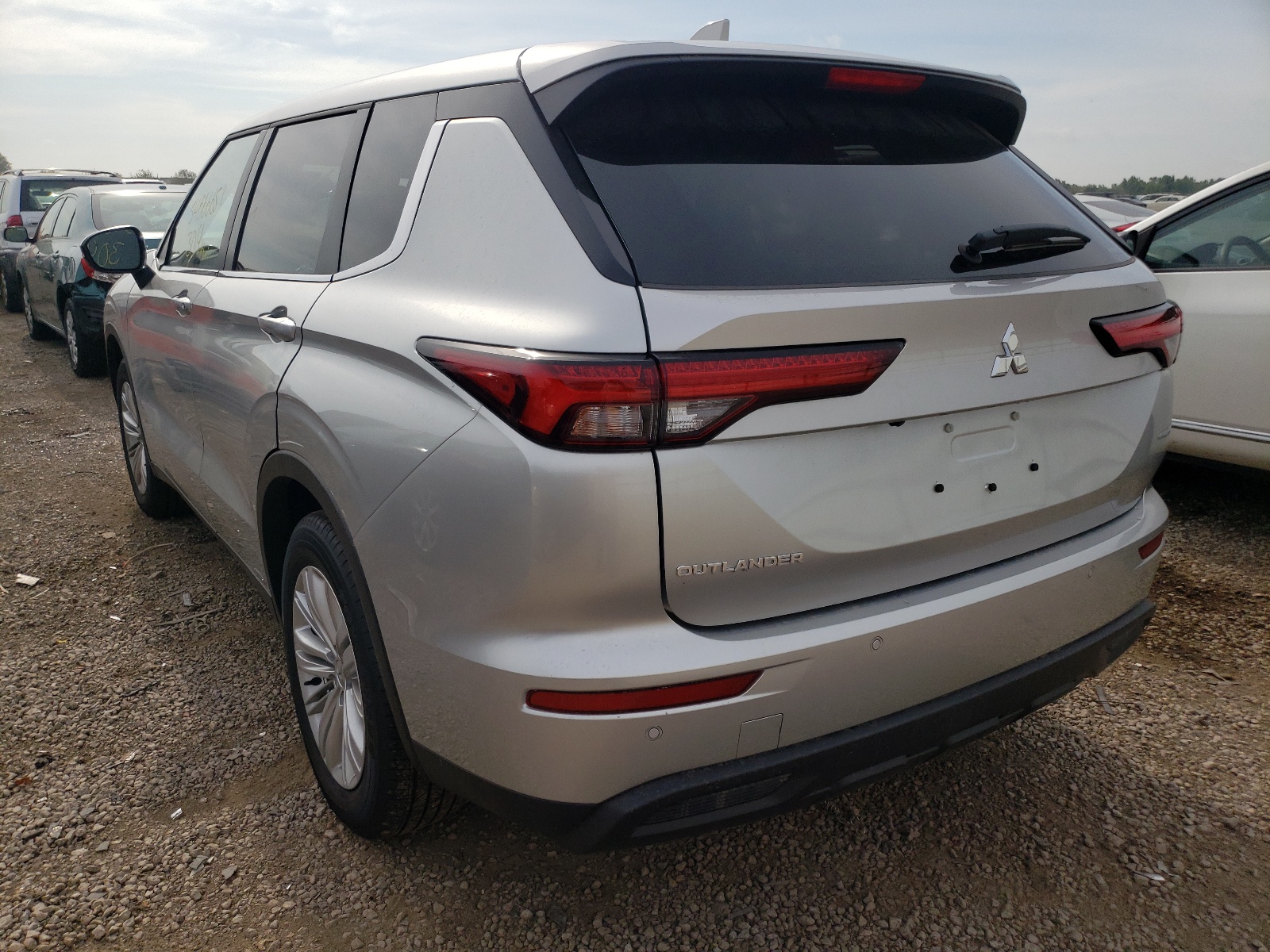 Photo 3 from auction – 2022 MITSUBISHI OUTLANDER with VIN JA4J4TA80NZ015920