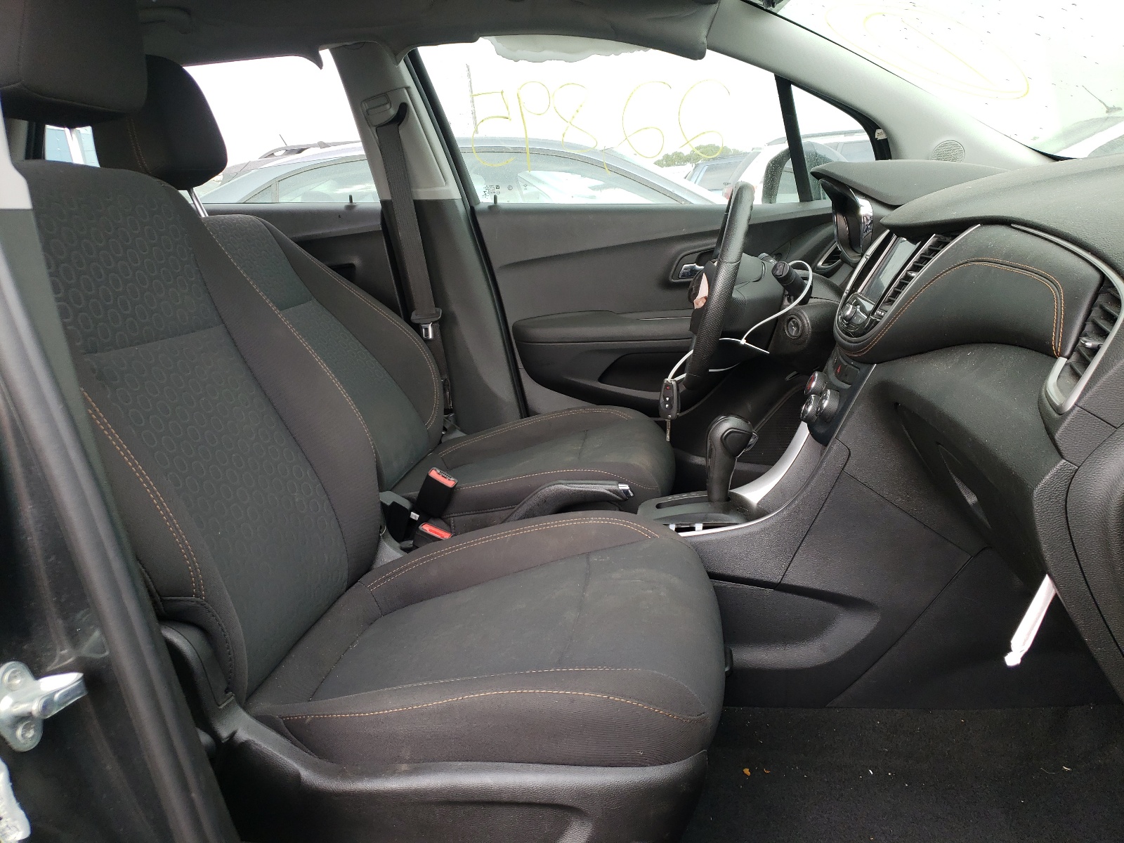 Photo 5 from auction – 2020 CHEVROLET TRAX LS with VIN 3GNCJKSBXLL184270