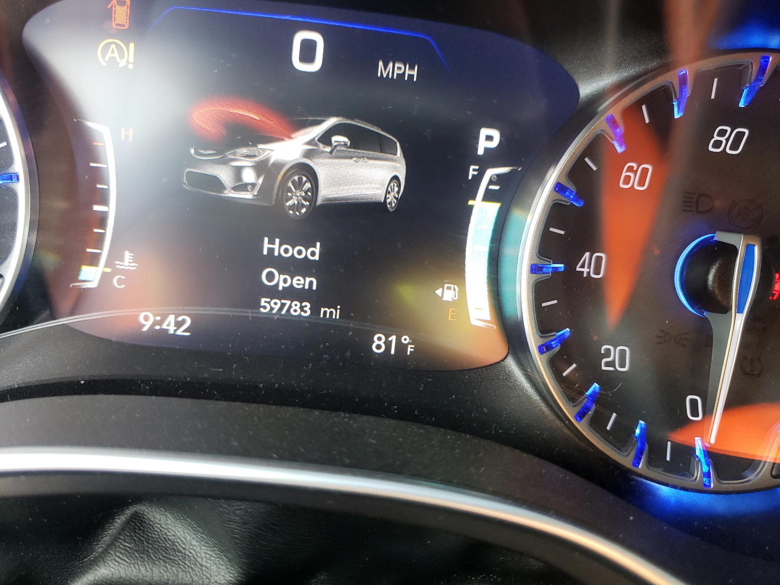 Photo 8 from auction – 2018 CHRYSLER PACIFICA L with VIN 2C4RC1GGXJR272506