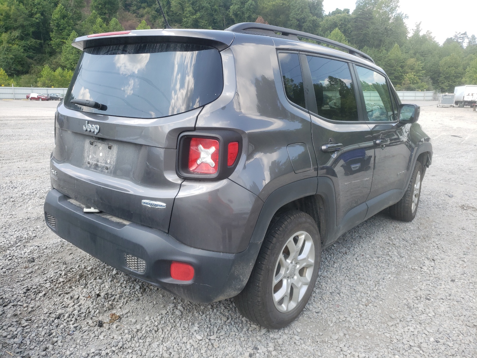 Photo 4 from auction – 2016 JEEP RENEGADE L with VIN ZACCJBBT6GPC80525